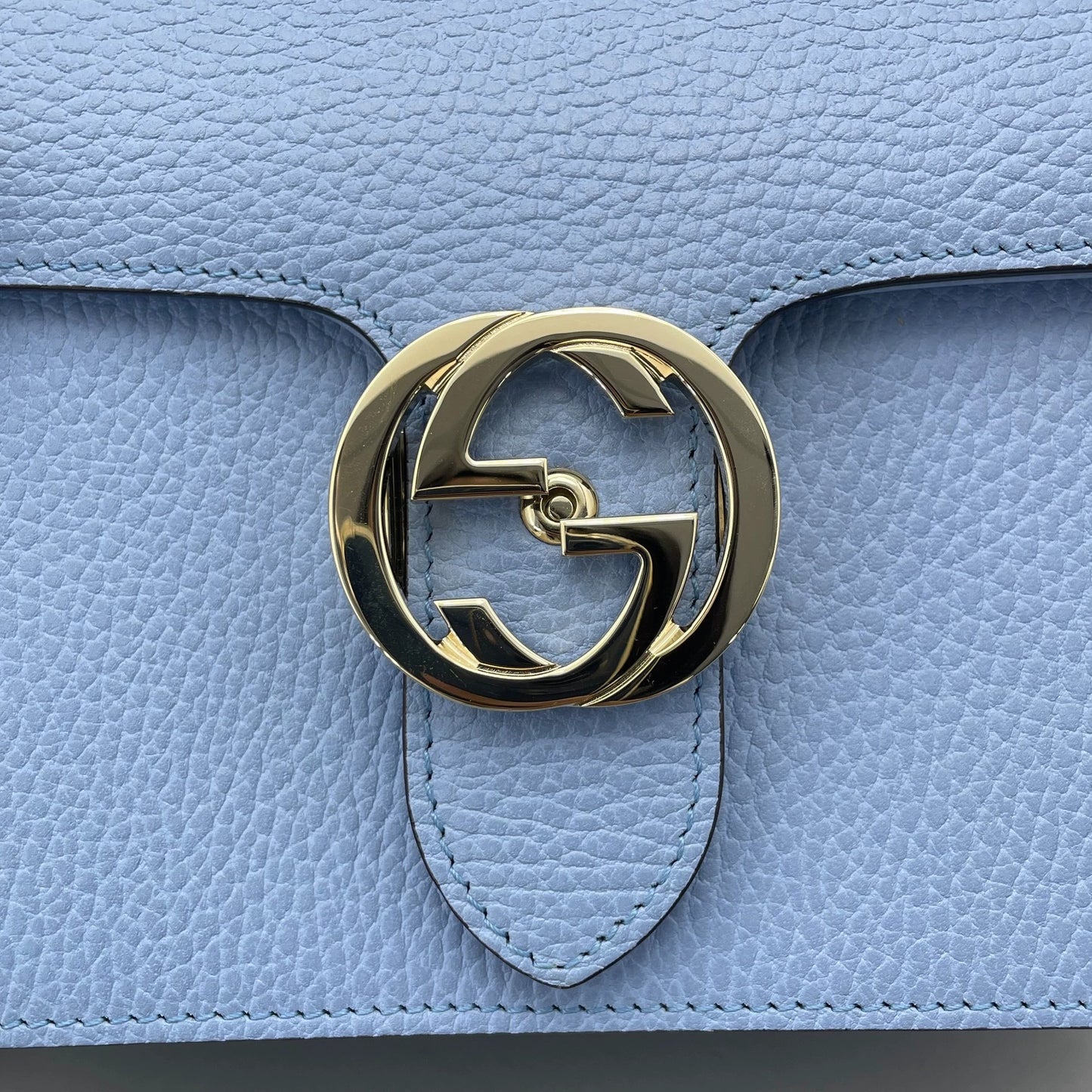 Gucci - Interlocking G Accordion Small Shoulder Bag - Pebbled leather - Blue - (Small)