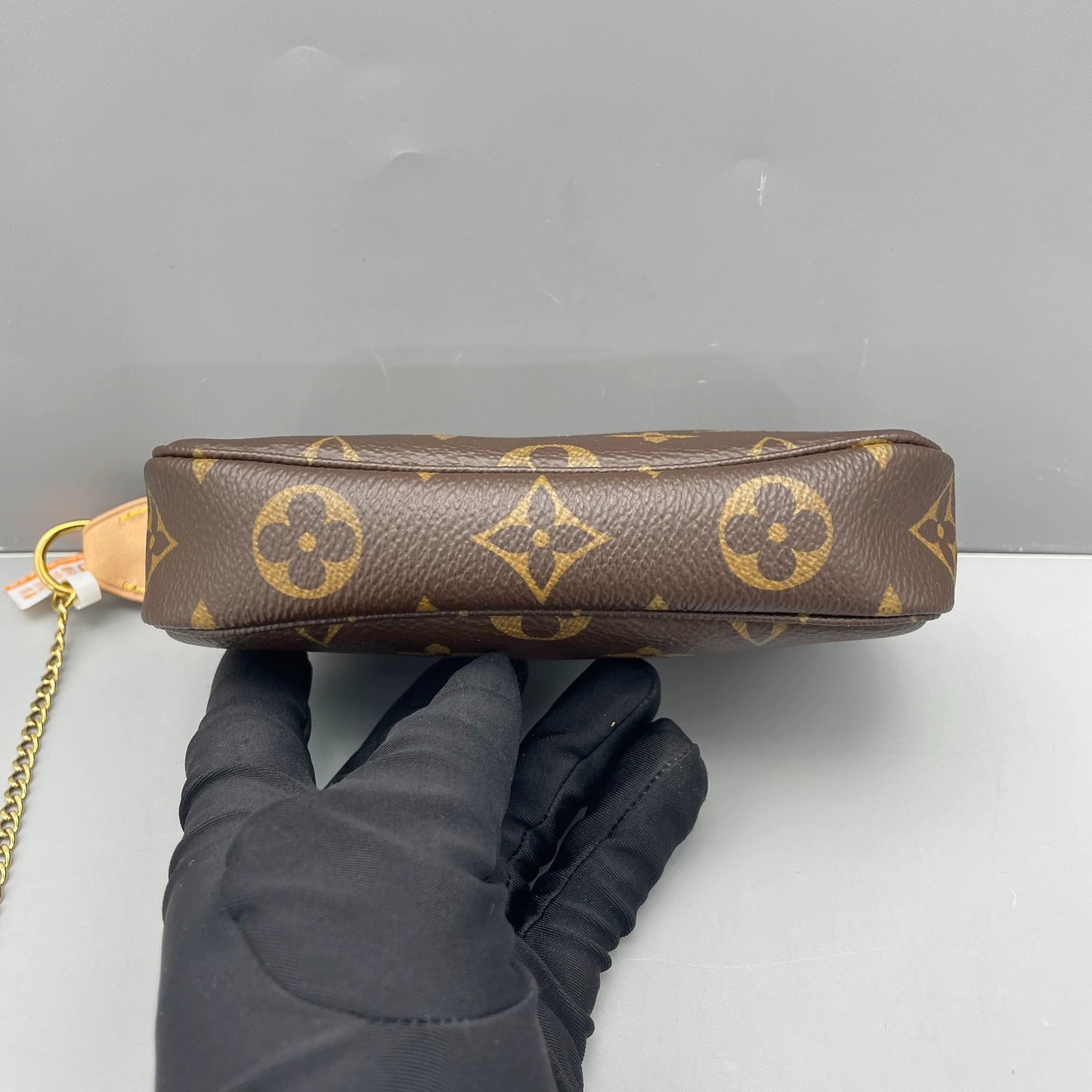 Louis Vuitton - Mini Pochette Accessoires - Monogram coated canvas with natural cowhide leather trim - Brown - (mini)