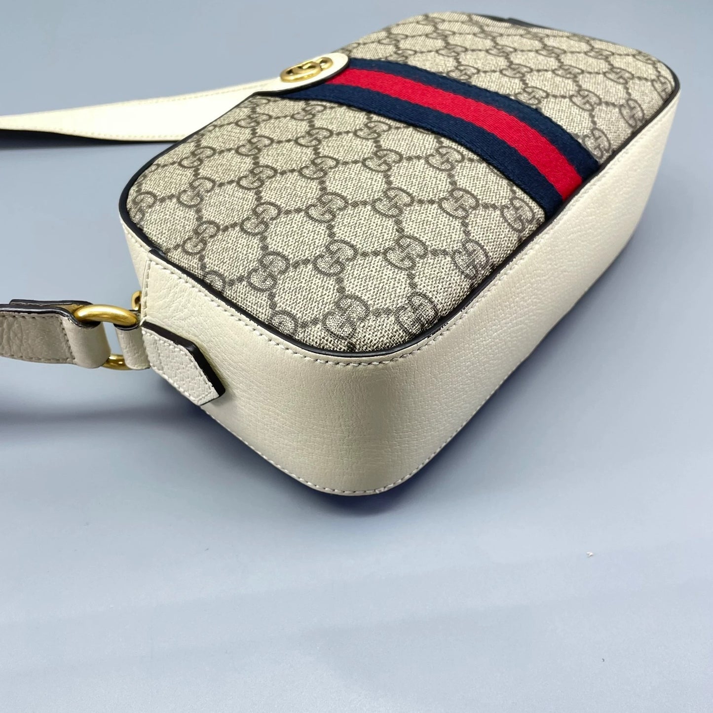 Gucci - Ophidia GG Small Camera Bag - GG Supreme canvas with grained leather trim - Beige and white with red and navy accents - (Medium)