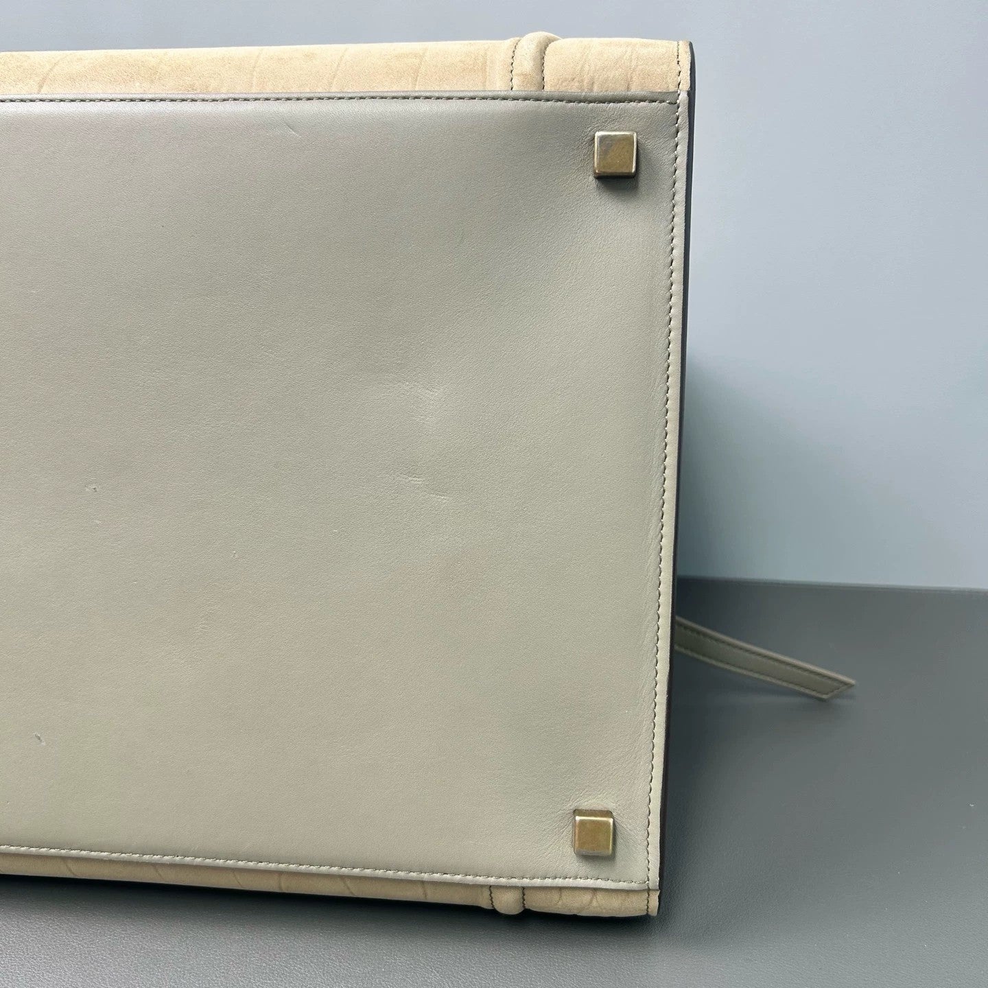 Celine - Phantom Luggage - Crocodile-embossed leather with a suede finish and smooth leather accents - Beige with Grey accents - (Large)