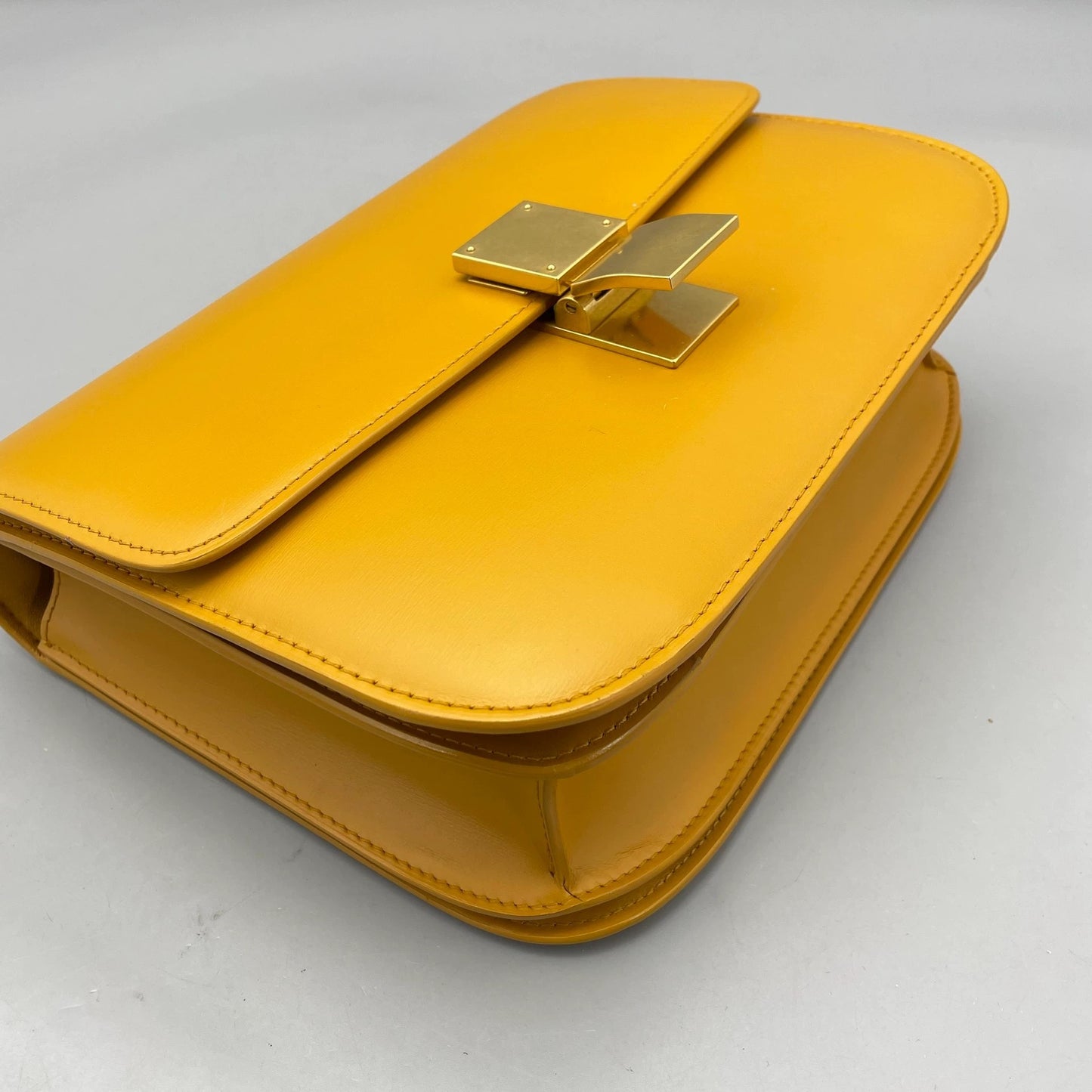 CELINE - Box - Smooth calfskin leather - Yellow - (Medium)