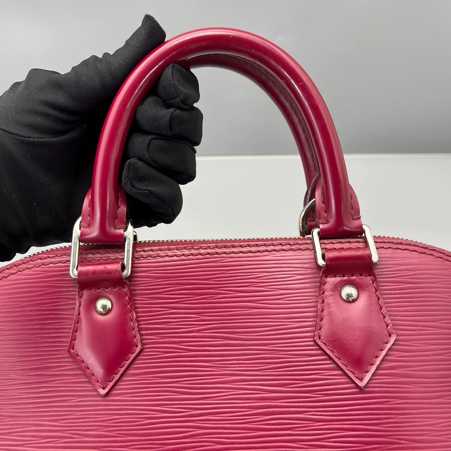 Louis Vuitton - Alma MM - Epi leather - Pink - (medium)