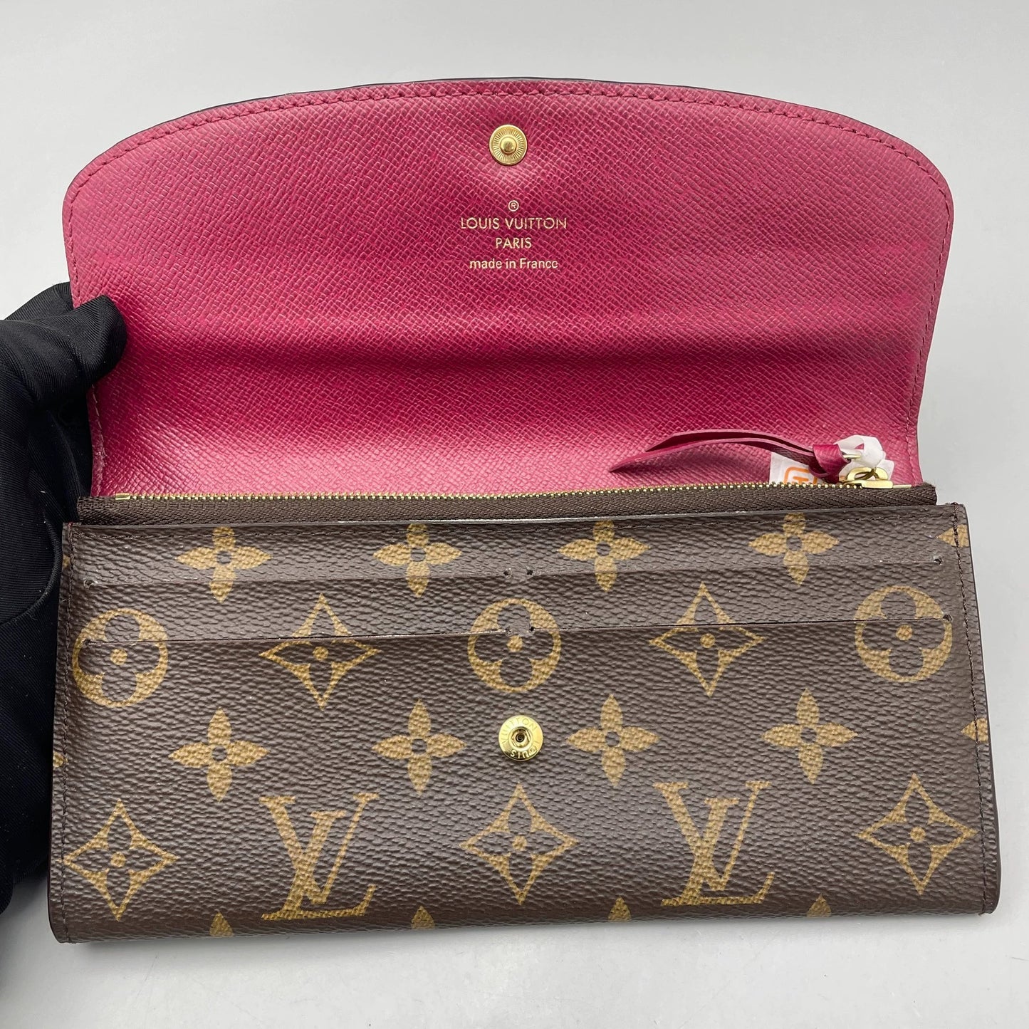Louis Vuitton - Portefeuille Sarah - Monogram canvas with grained leather interior - Brown with purple-red accent - (medium)
