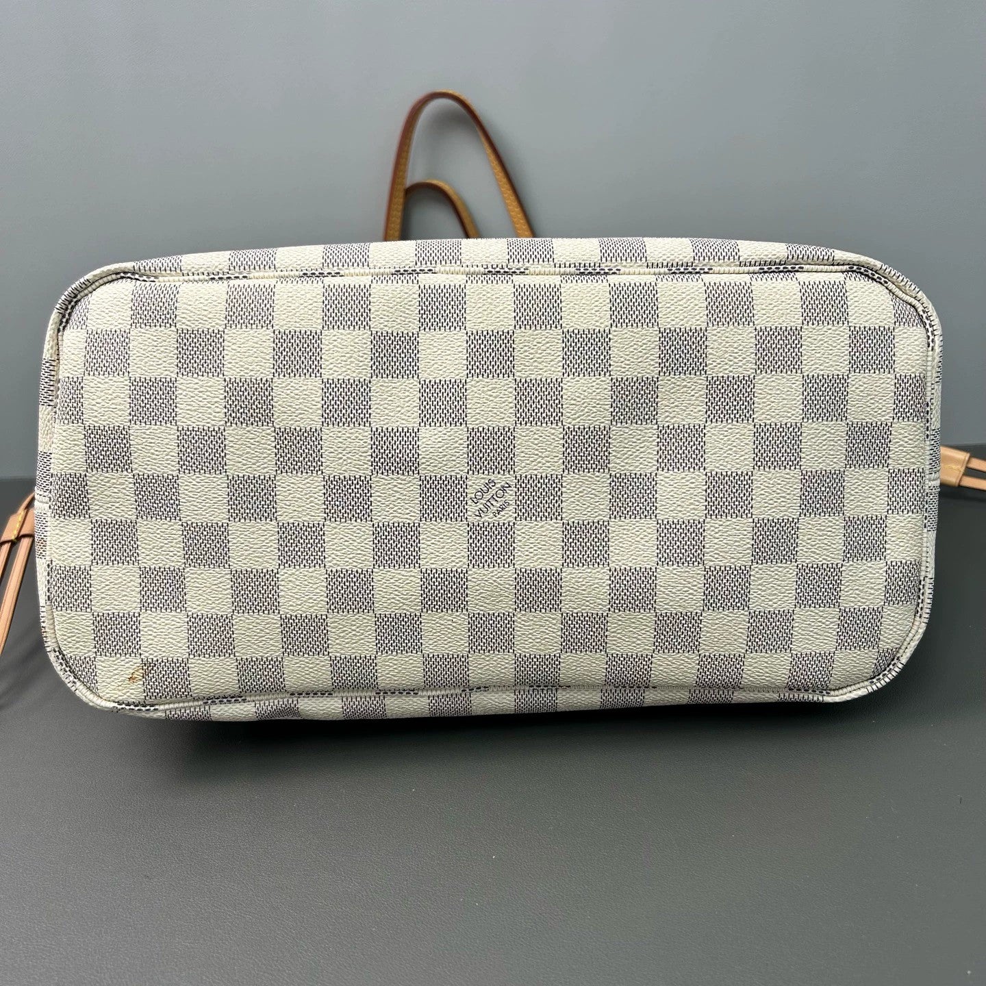 Louis Vuitton - Neverfull MM - Coated canvas with natural cowhide leather trim - White - (medium)