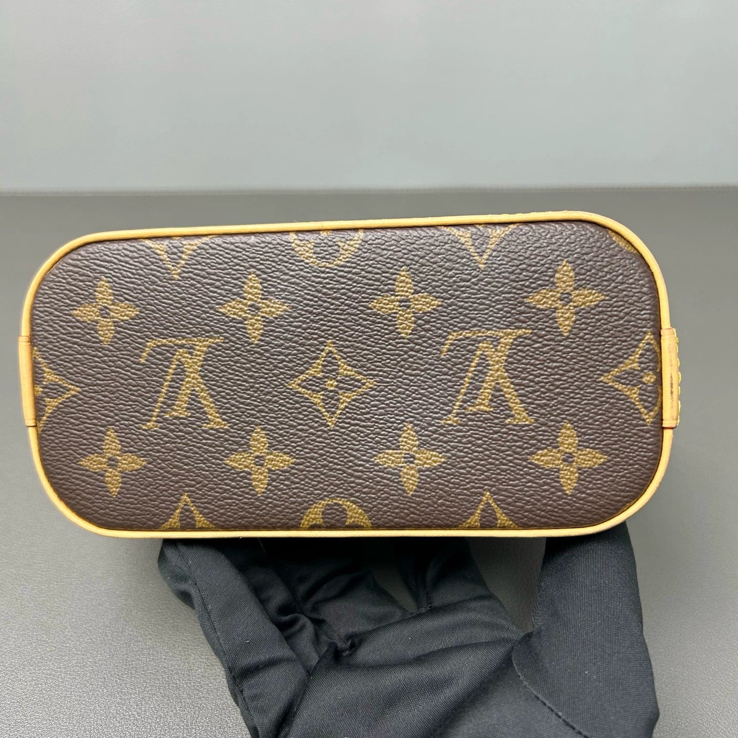 Louis Vuitton - Nano Alma - Monogram coated canvas with natural cowhide leather trim - Brown - (mini)