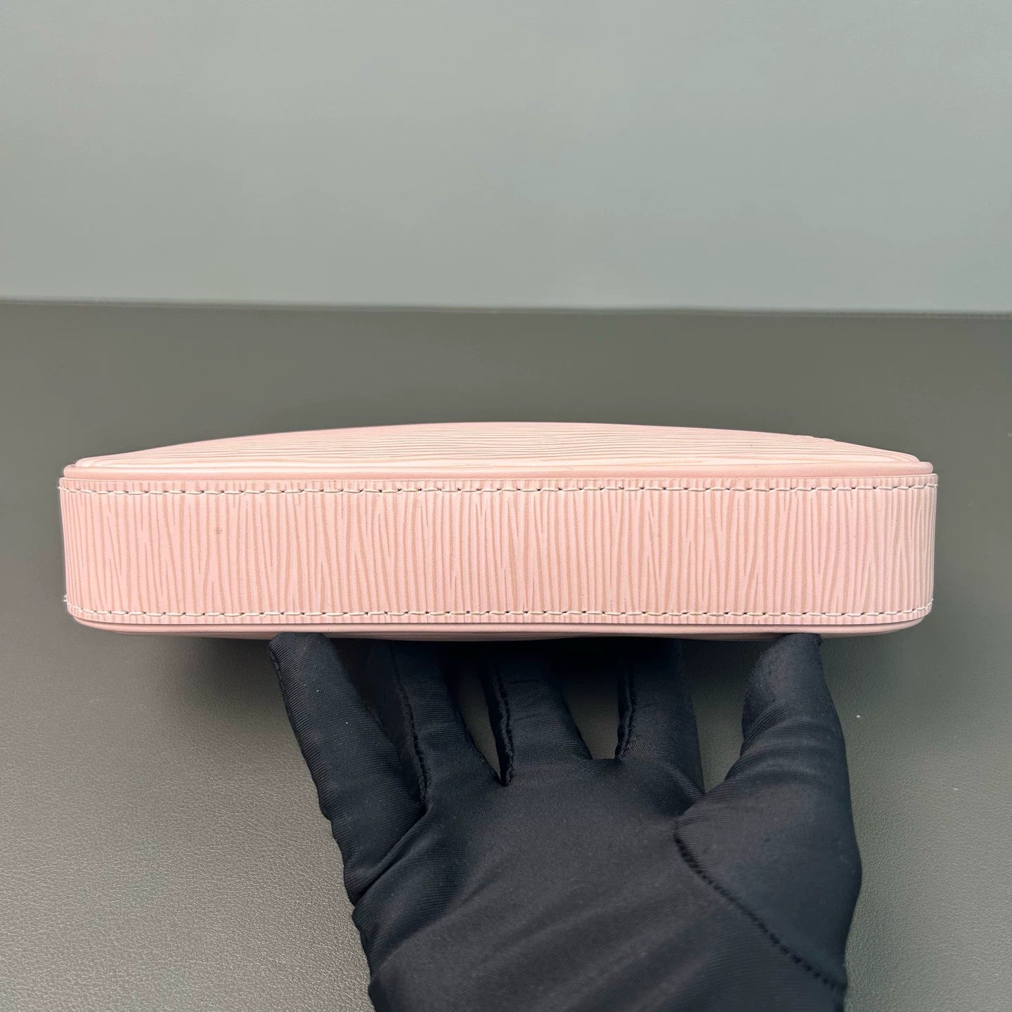 Louis Vuitton - Easy Pouch - Leather - Pink - (mini)