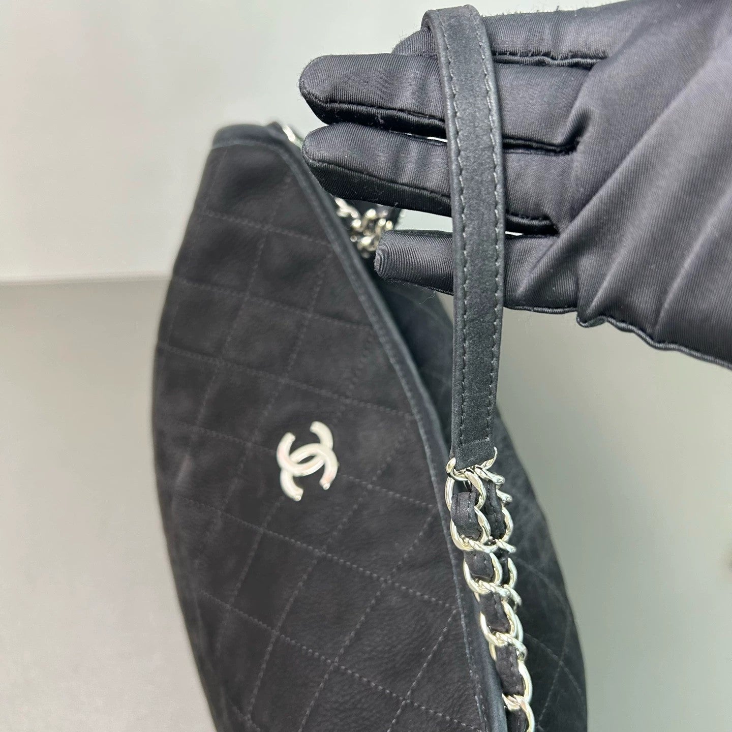 Chanel - Quilted Suede Shoulder Bag - Suede - Black - (Medium)