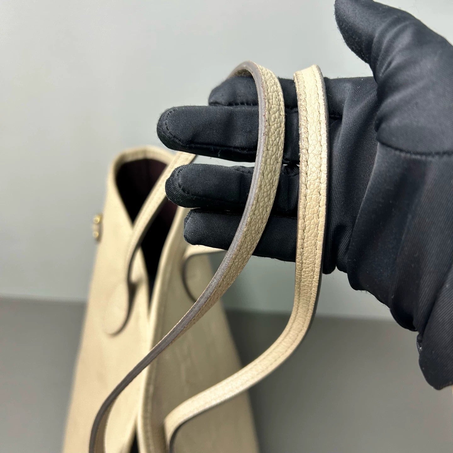 Louis Vuitton - Neverfull - Leather - Grey - (medium)