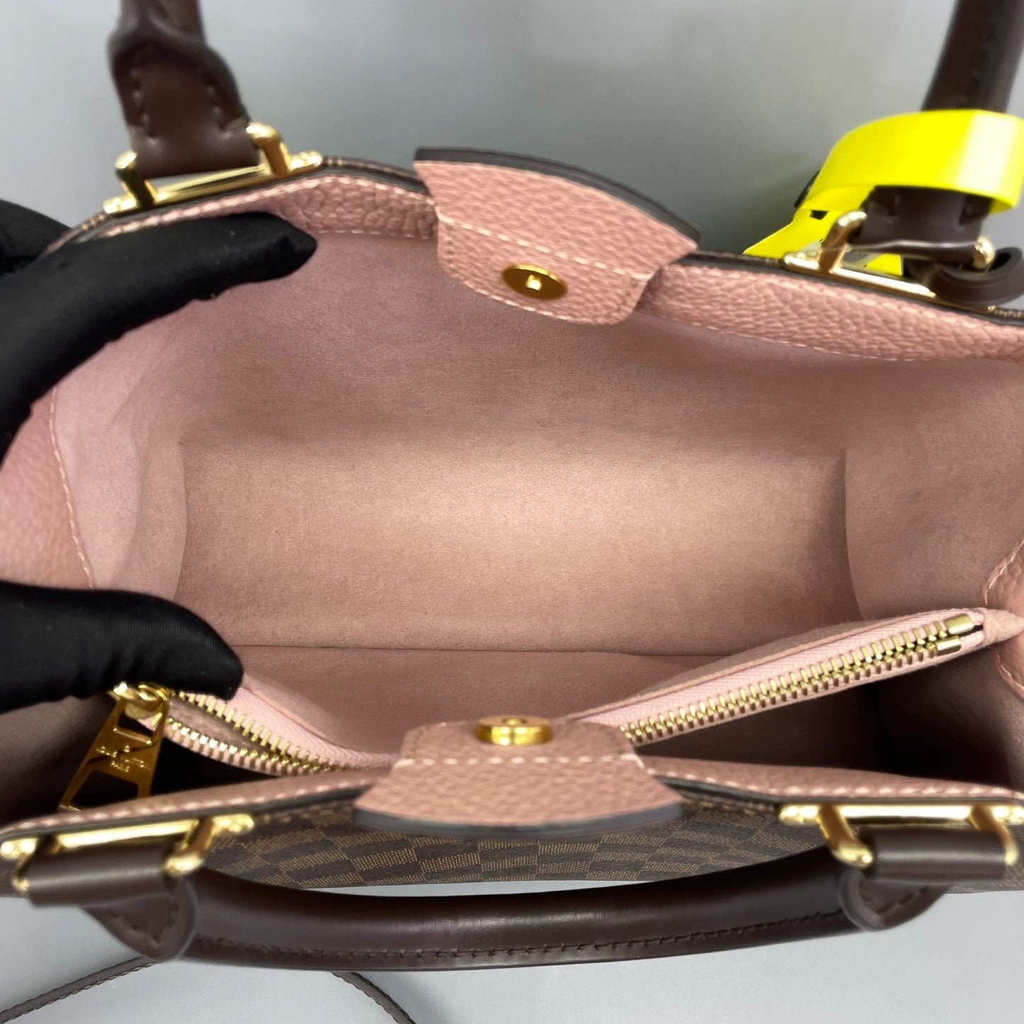 Louis Vuitton - Brittany - Damier Ebene coated canvas with grained leather trim - Brown and Pink - (medium)