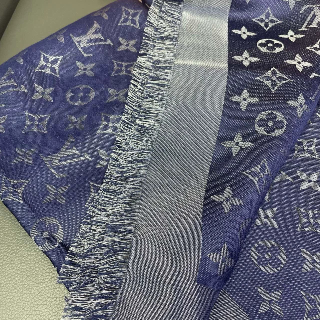 Louis Vuitton - Monogram Shawl - Cloth - Navy with Grey - (large)