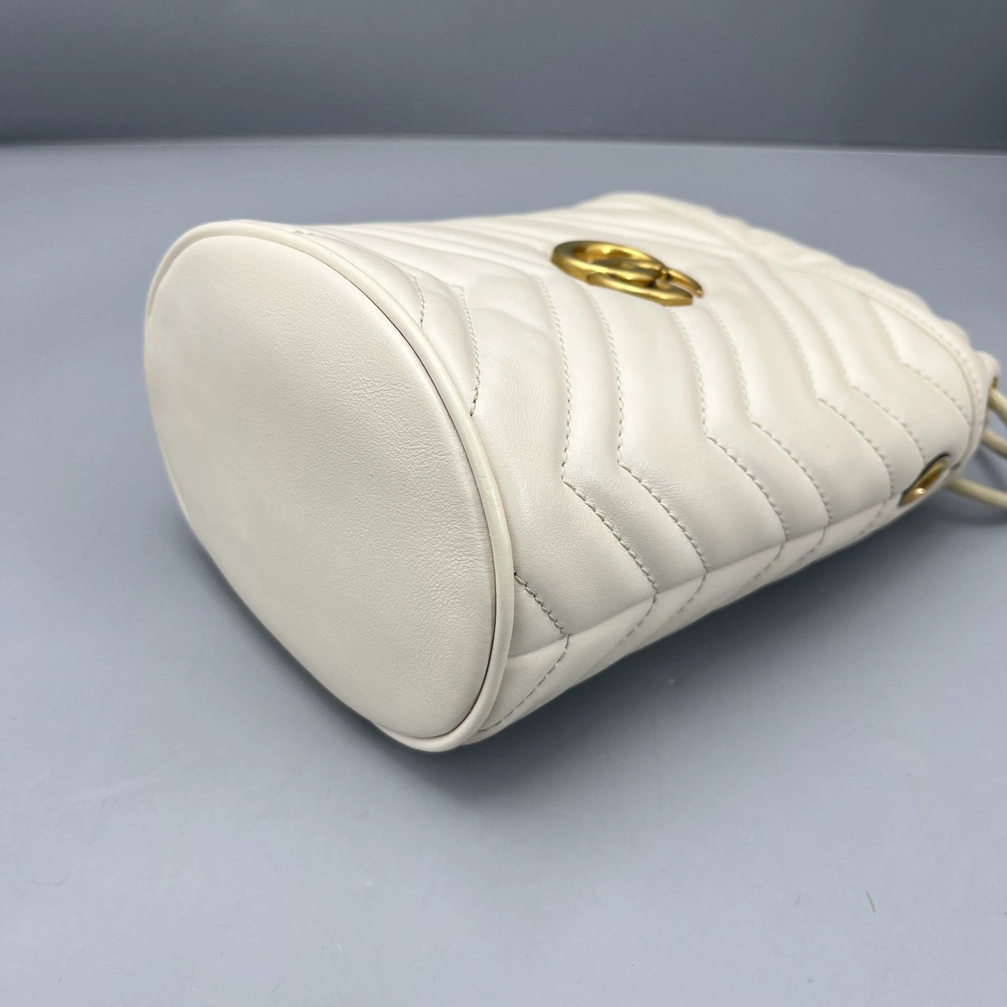 Gucci - GG Marmont Small Bucket Bag - Leather - White - (Small)