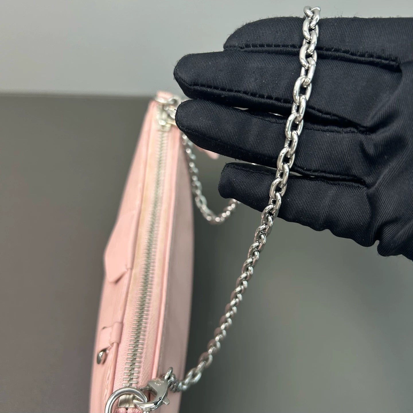 Louis Vuitton - Easy Pouch - Leather - Pink - (mini)