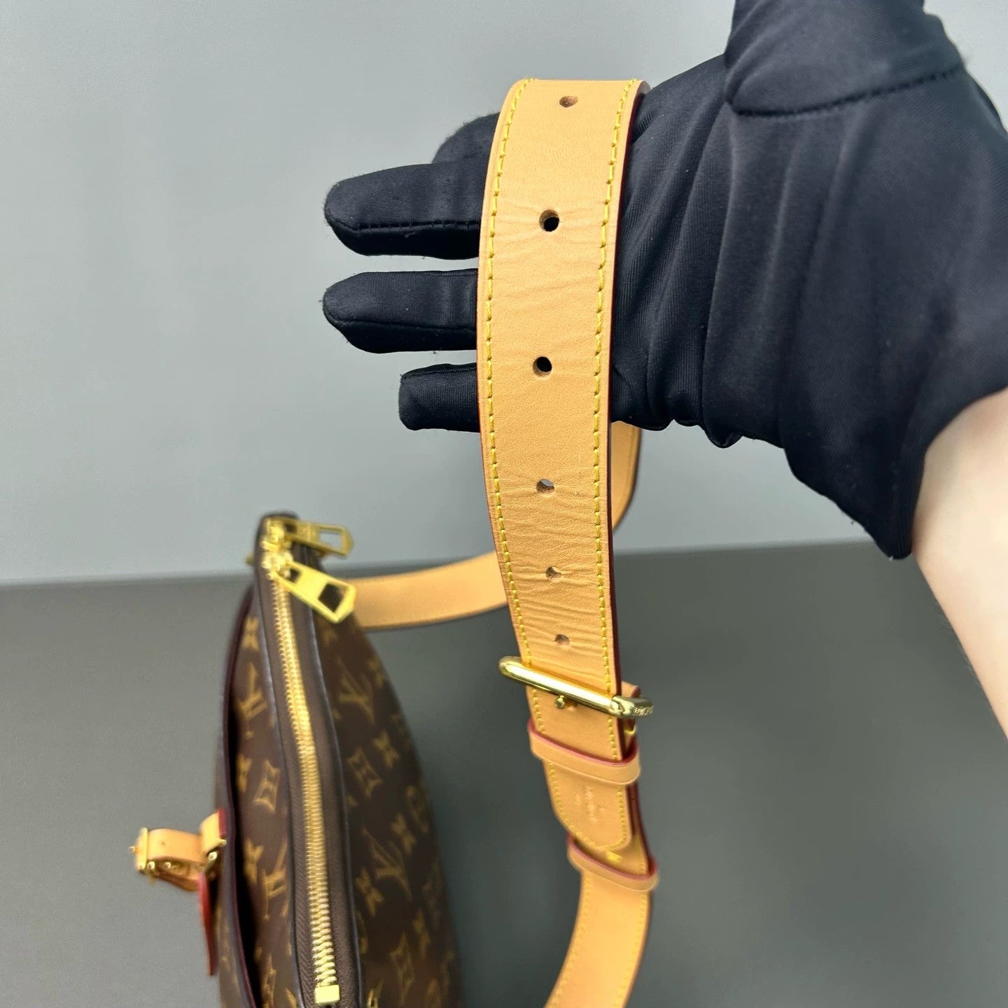 Louis Vuitton - Odeon PM - Monogram coated canvas with natural Vachetta leather trim - Brown - (small)