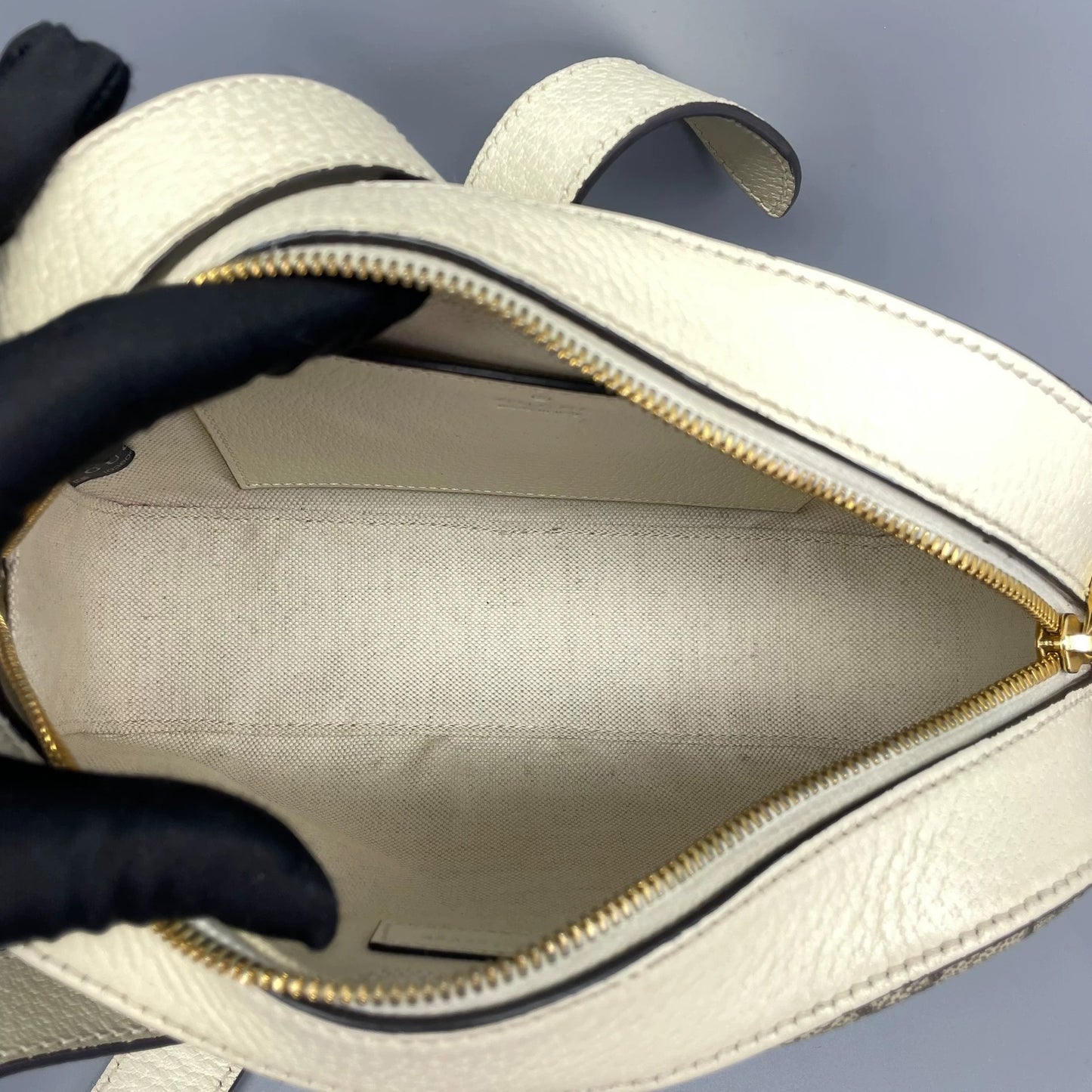 Gucci - Ophidia GG Small Camera Bag - GG Supreme canvas with grained leather trim - Beige and white with red and navy accents - (Medium)