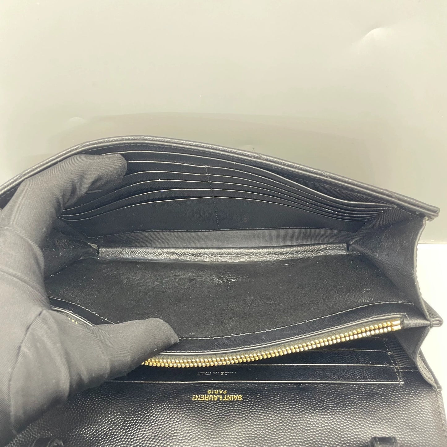 Saint Laurent - Envelope Bag - Grained leather - Black with Gold-Tone Hardware - (Medium)
