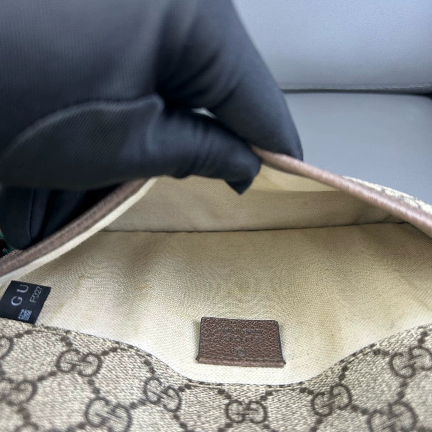 Gucci - Neo Vintage Tiger Head Belt Bag - GG Supreme canvas with leather trim and fabric Web strap - Beige and Brown with Red and Green accents - (small)
