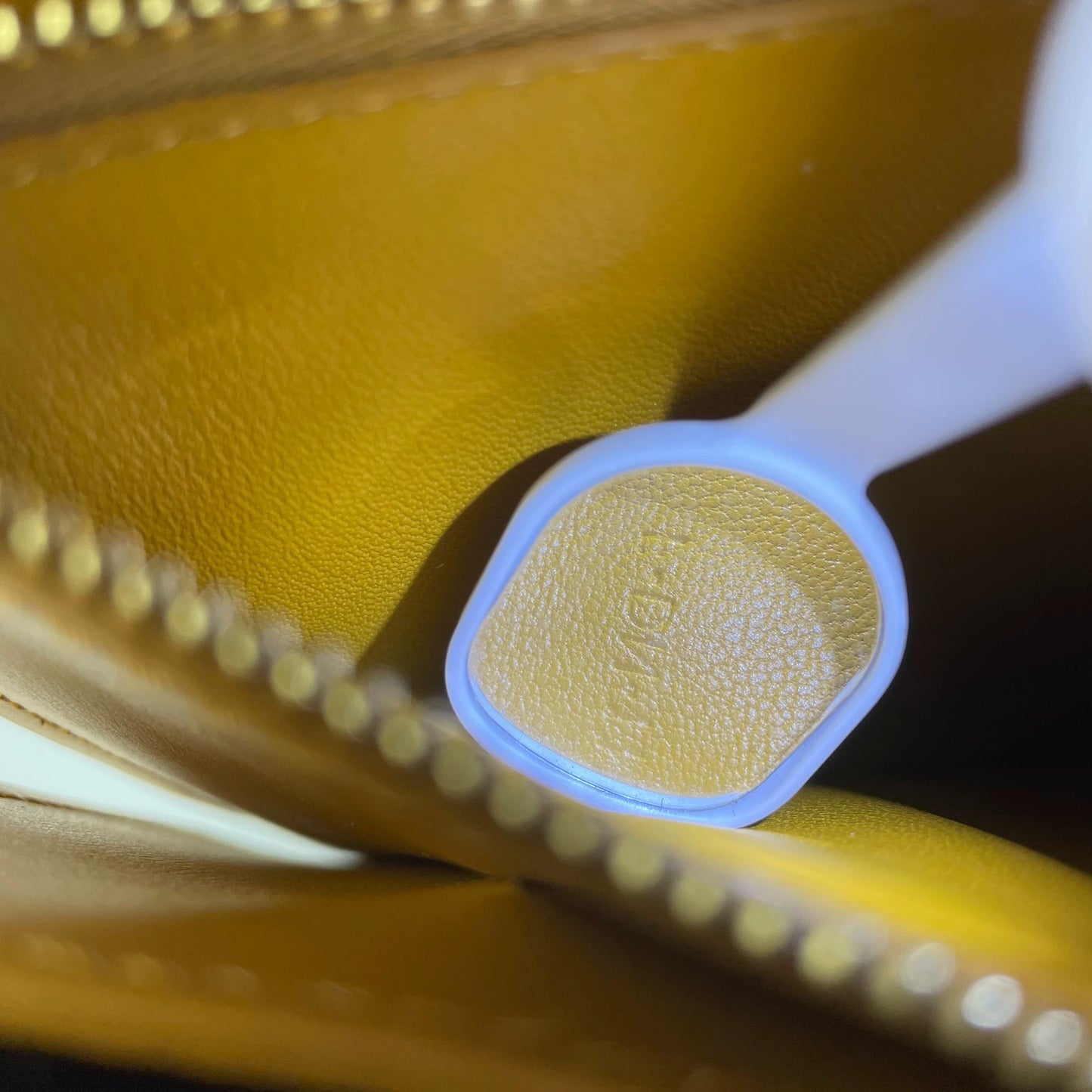 CELINE - Box - Smooth calfskin leather - Yellow - (Medium)