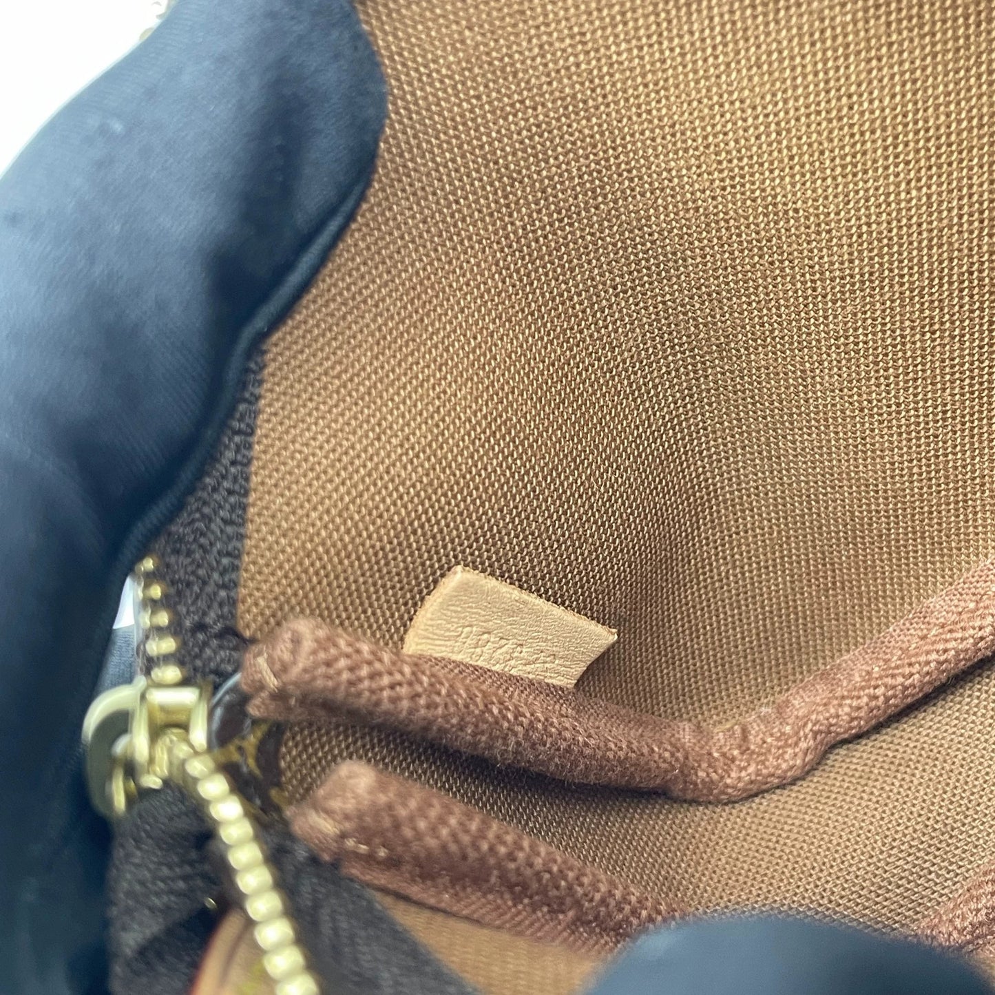 Louis Vuitton - Mini Pochette Accessoires - Monogram coated canvas with natural cowhide leather trim - Brown - (mini)