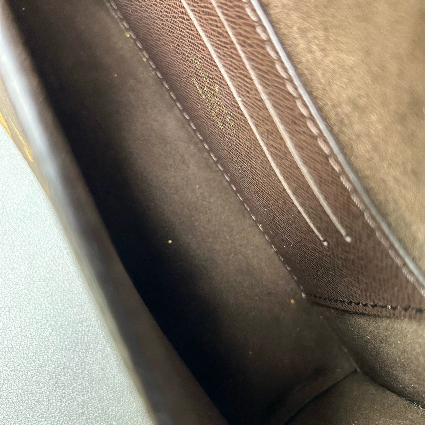Louis Vuitton - Lily Wallet on Chain - Monogram coated canvas with Vachetta leather trim - Brown - (mini)