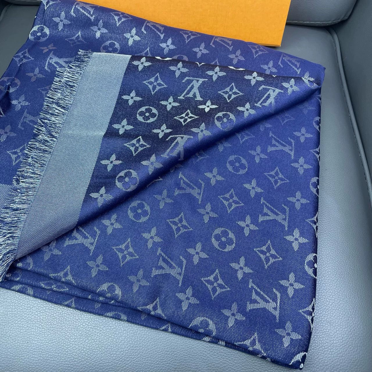 Louis Vuitton - Monogram Shawl - Cloth - Navy with Grey - (large)