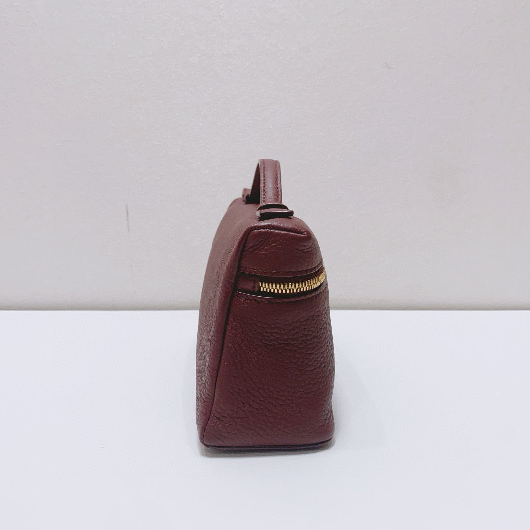 Loro Piana - Extra Pocket L19 - Grained leather - Burgundy with Gold-Tone Hardware - (Mini)