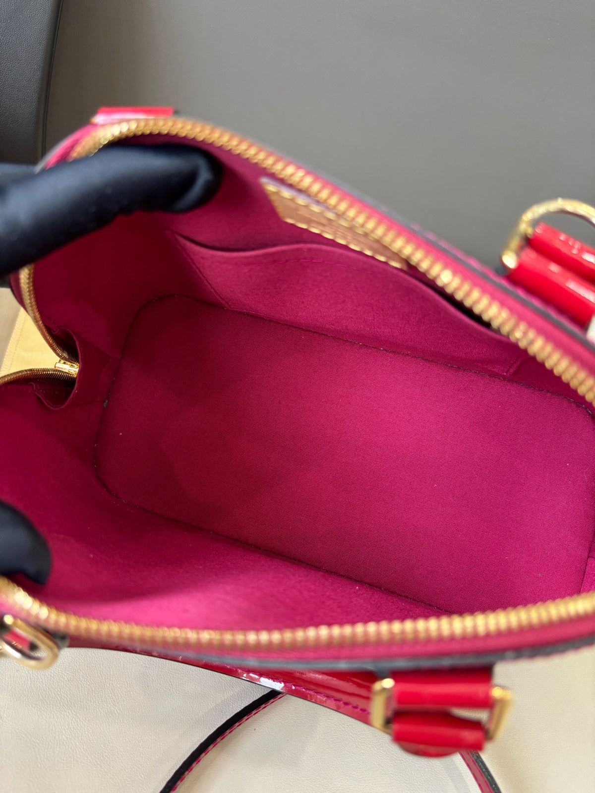 Louis Vuitton - Alma BB - Patent leather - Red - (small)
