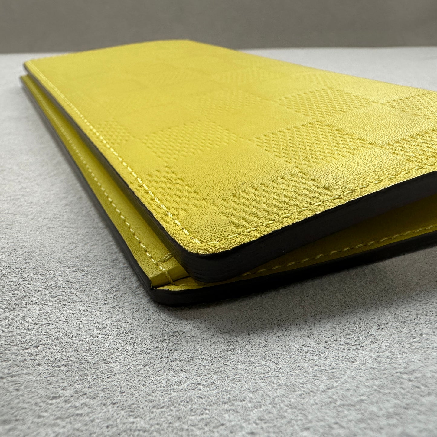 Louis Vuitton - Brazza Wallet - Leather - Yellow - (medium)