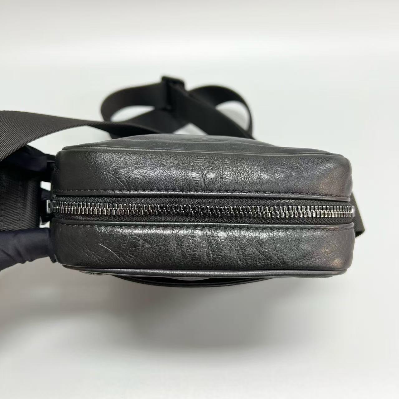 Louis Vuitton - Camera Bag - Leather - Black - (small)