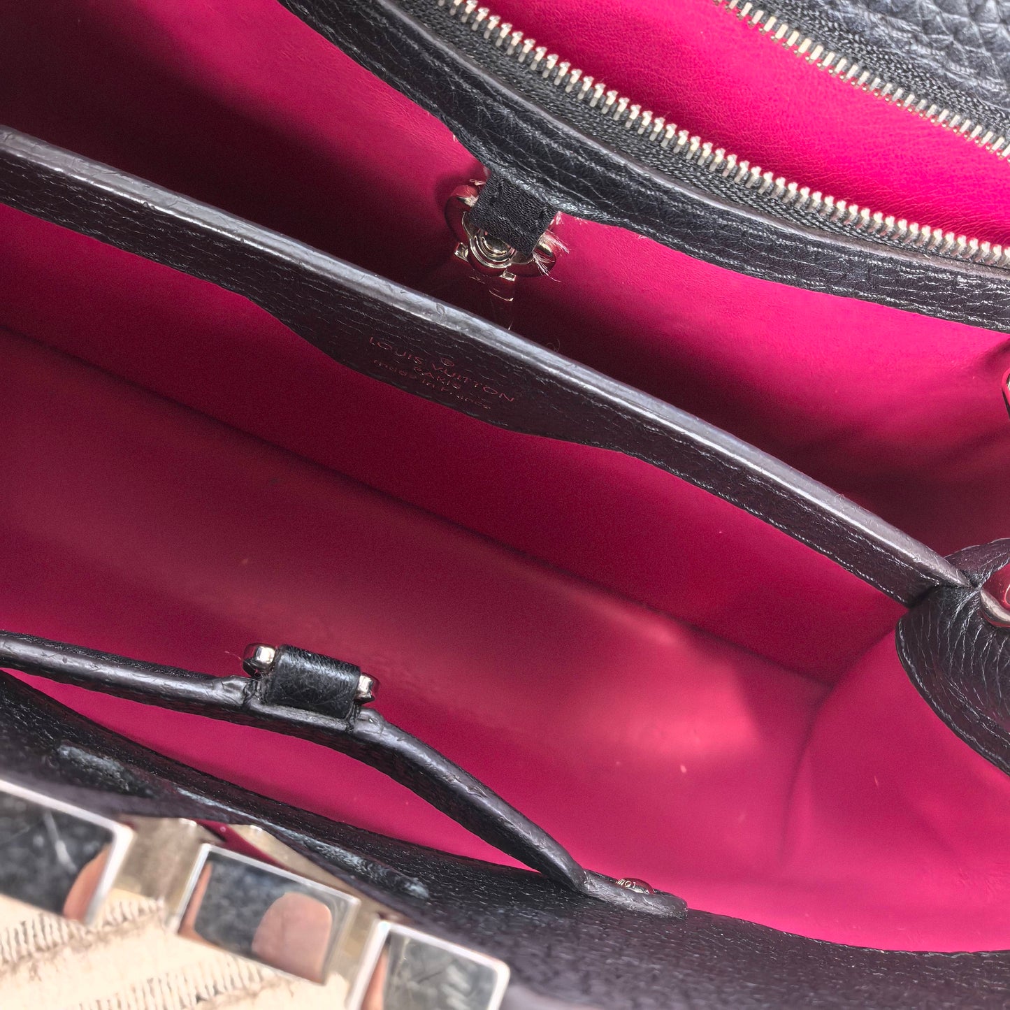Louis Vuitton - Capucines - Leather - Black - (small)