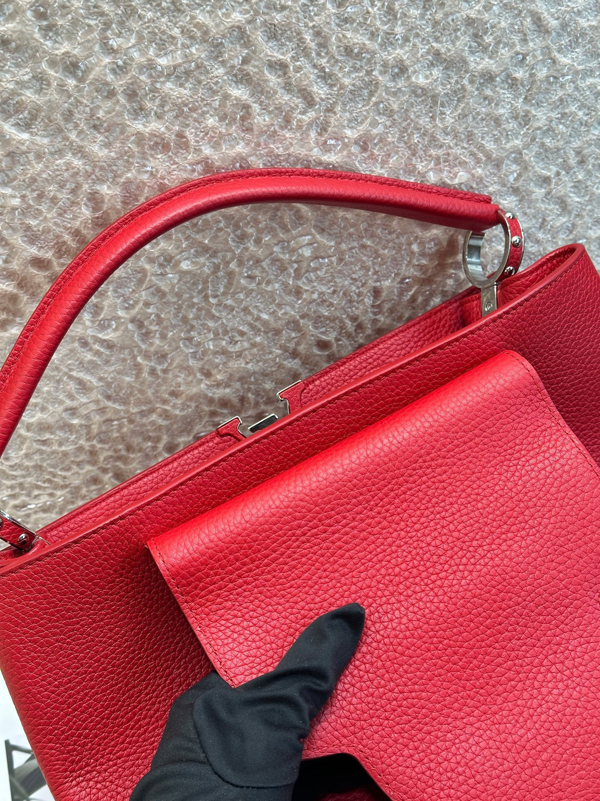 Louis Vuitton - Capucines - Leather - Red