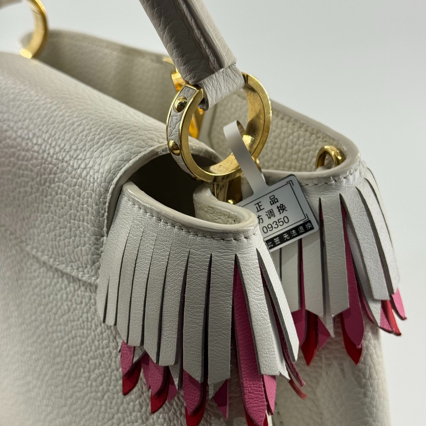 Louis Vuitton - Capucines MM Tassel Limited Edition - Taurillon leather - Off-White with Pink and Red Accents - (medium)