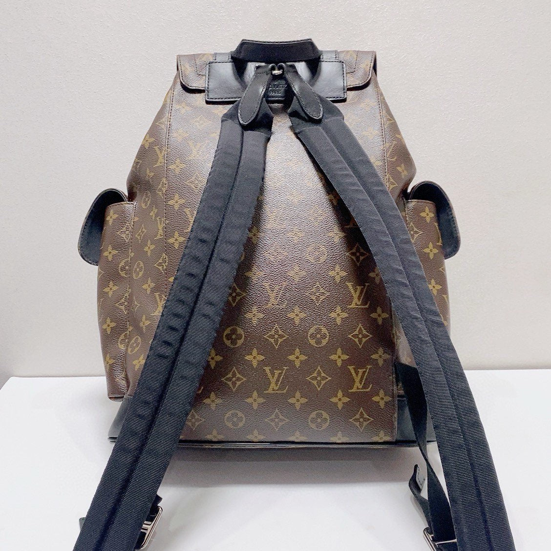 Louis Vuitton - Christopher Monogram Backpack - Monogram coated canvas with black cowhide leather trim - Brown - (Medium)