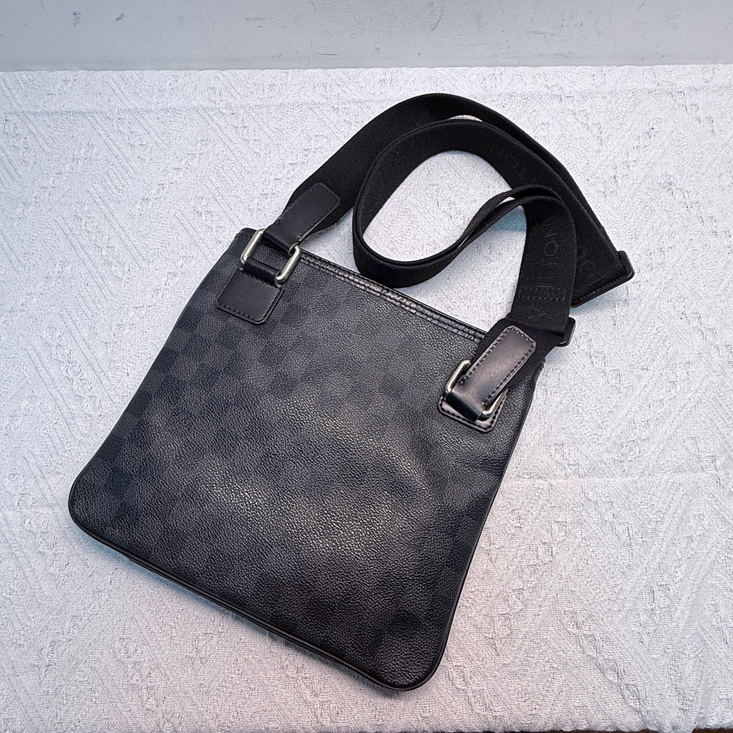 Louis Vuitton - Classic Messenger Bag - Damier Graphite canvas with leather trim - Black - (large)