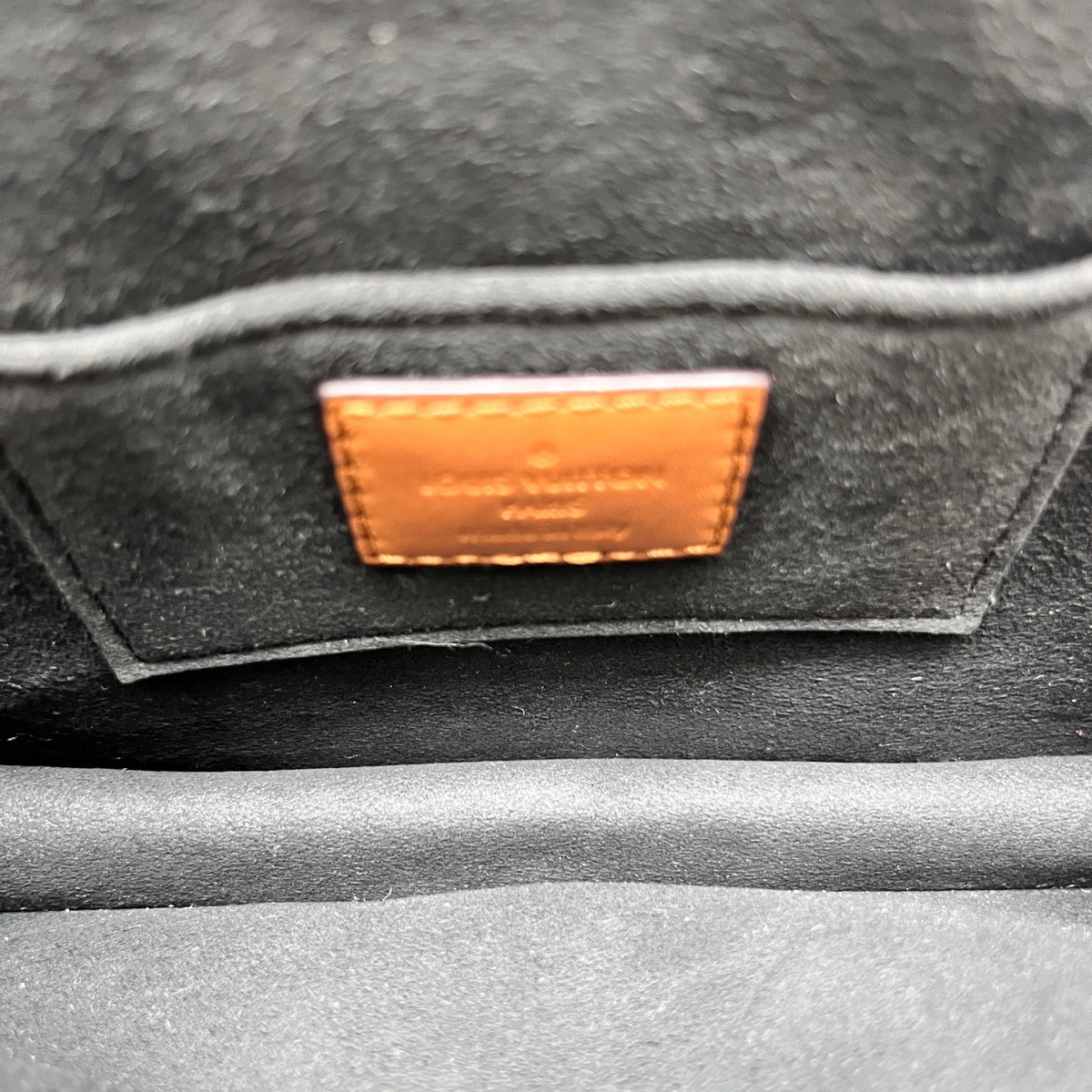 Louis Vuitton - Dauphine Messenger Bag - Leather - Brown - (small)