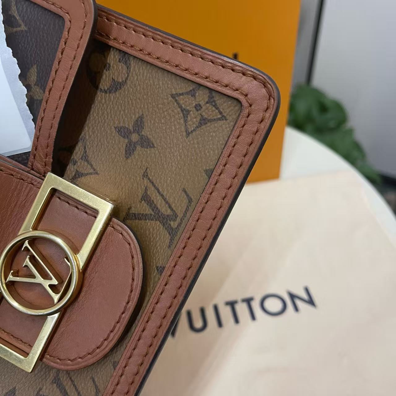 Louis Vuitton - Dauphine MM - Monogram coated canvas with leather trim - Brown - (medium)