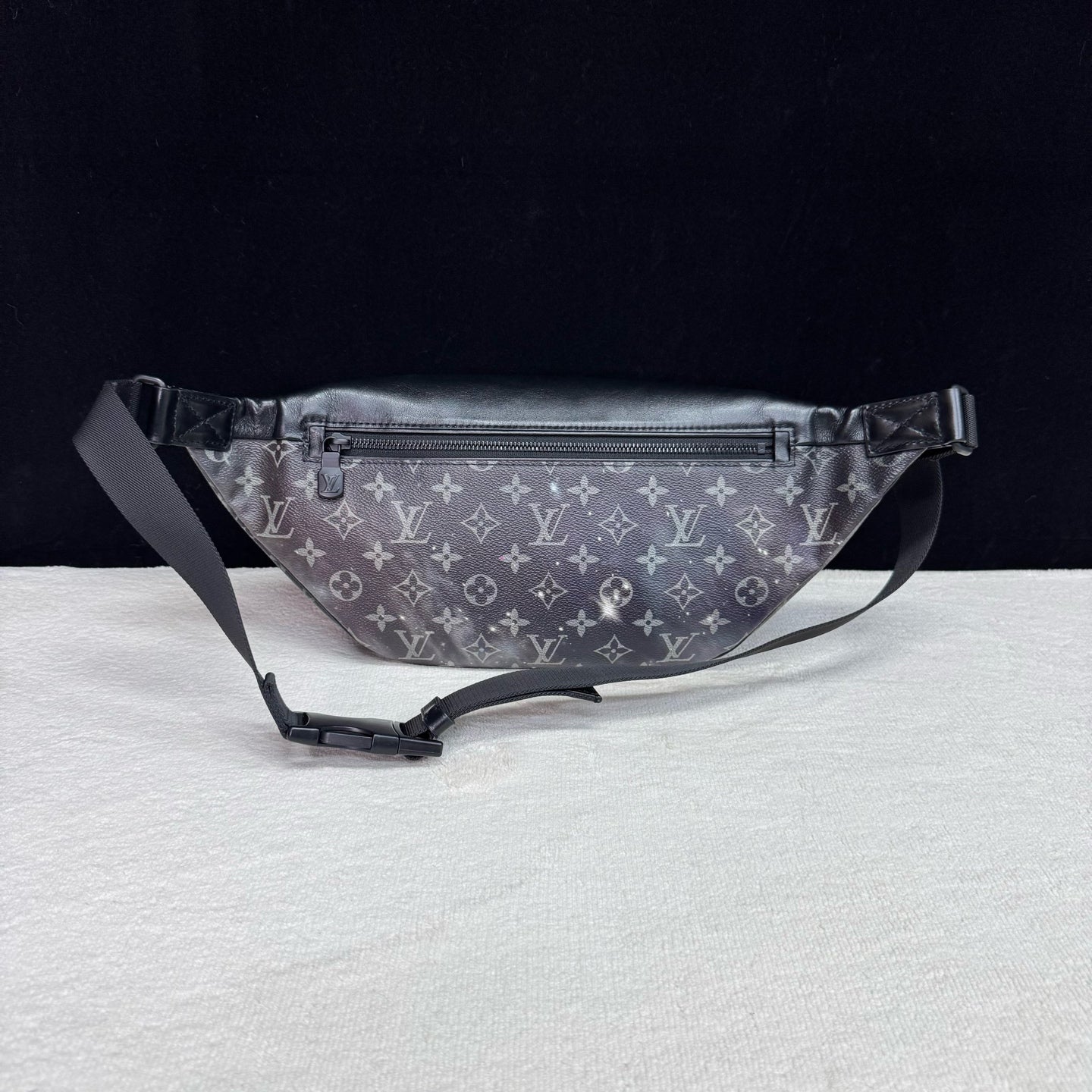 Louis Vuitton - Discovery Belt Bag Galaxy - Monogram coated canvas with leather trim - Multicolour - (large)