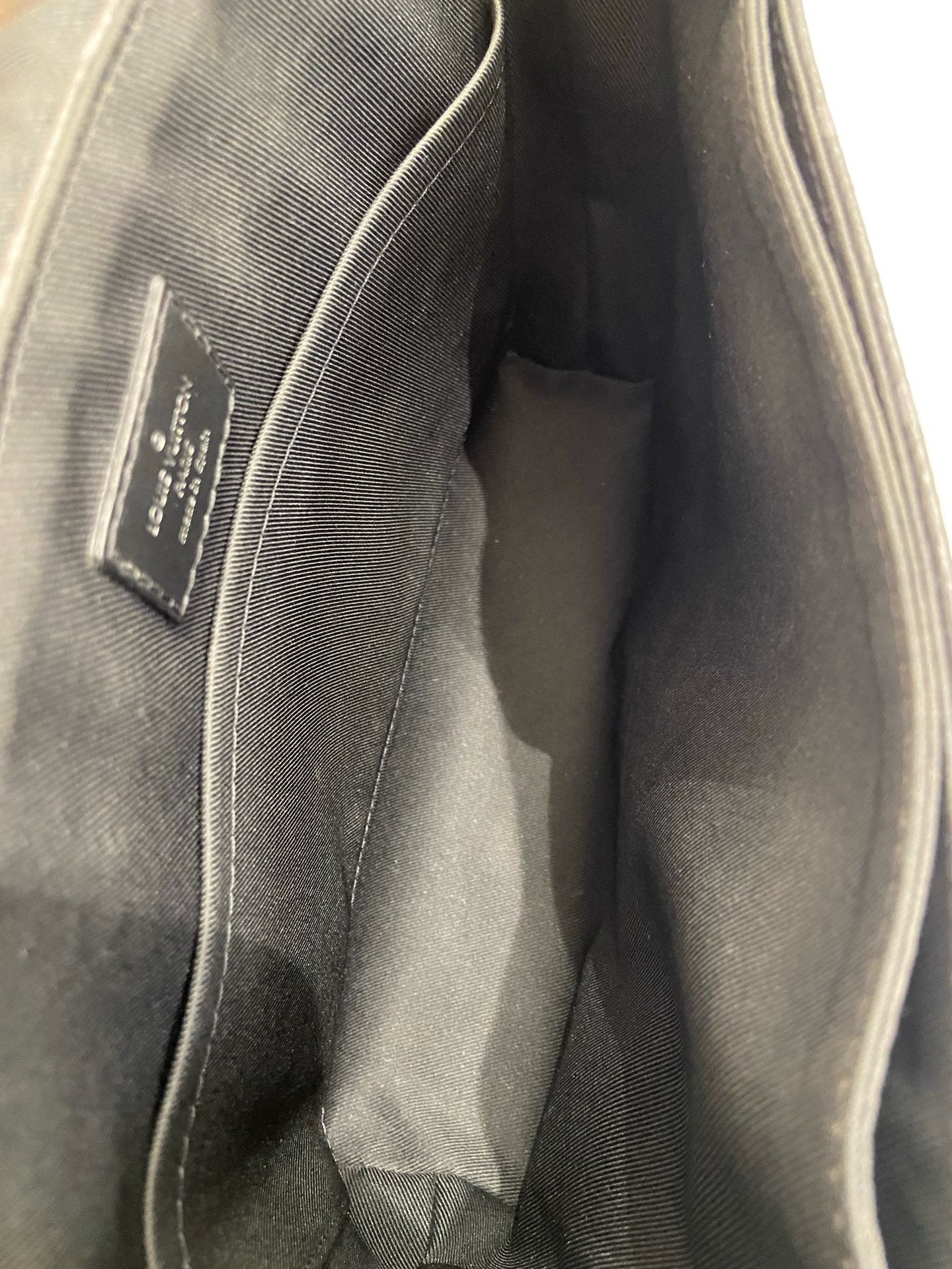 Louis Vuitton - District - Cloth - Black - (medium)
