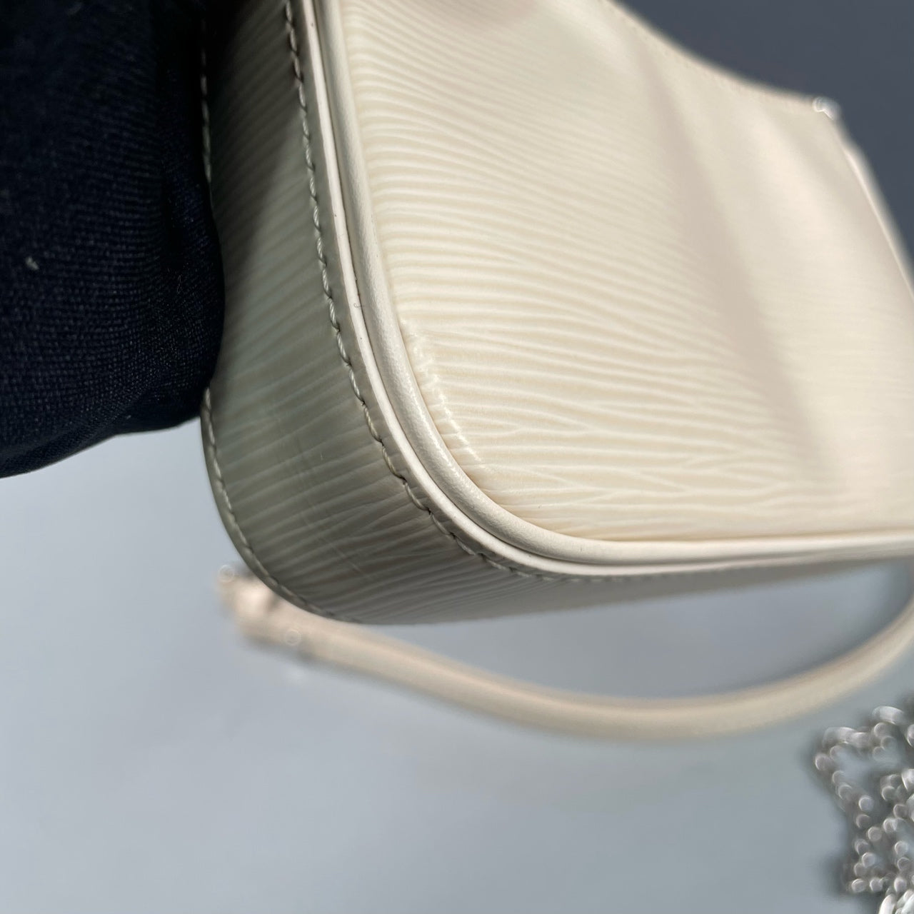 Louis Vuitton - Easy - Leather - Beige - (mini)
