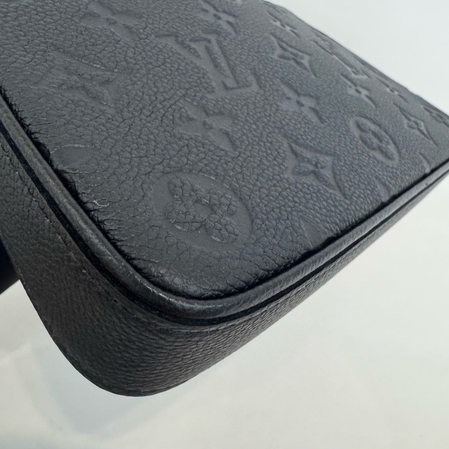 Louis Vuitton - Easy Pouch on Strap - Leather - Black - (mini)