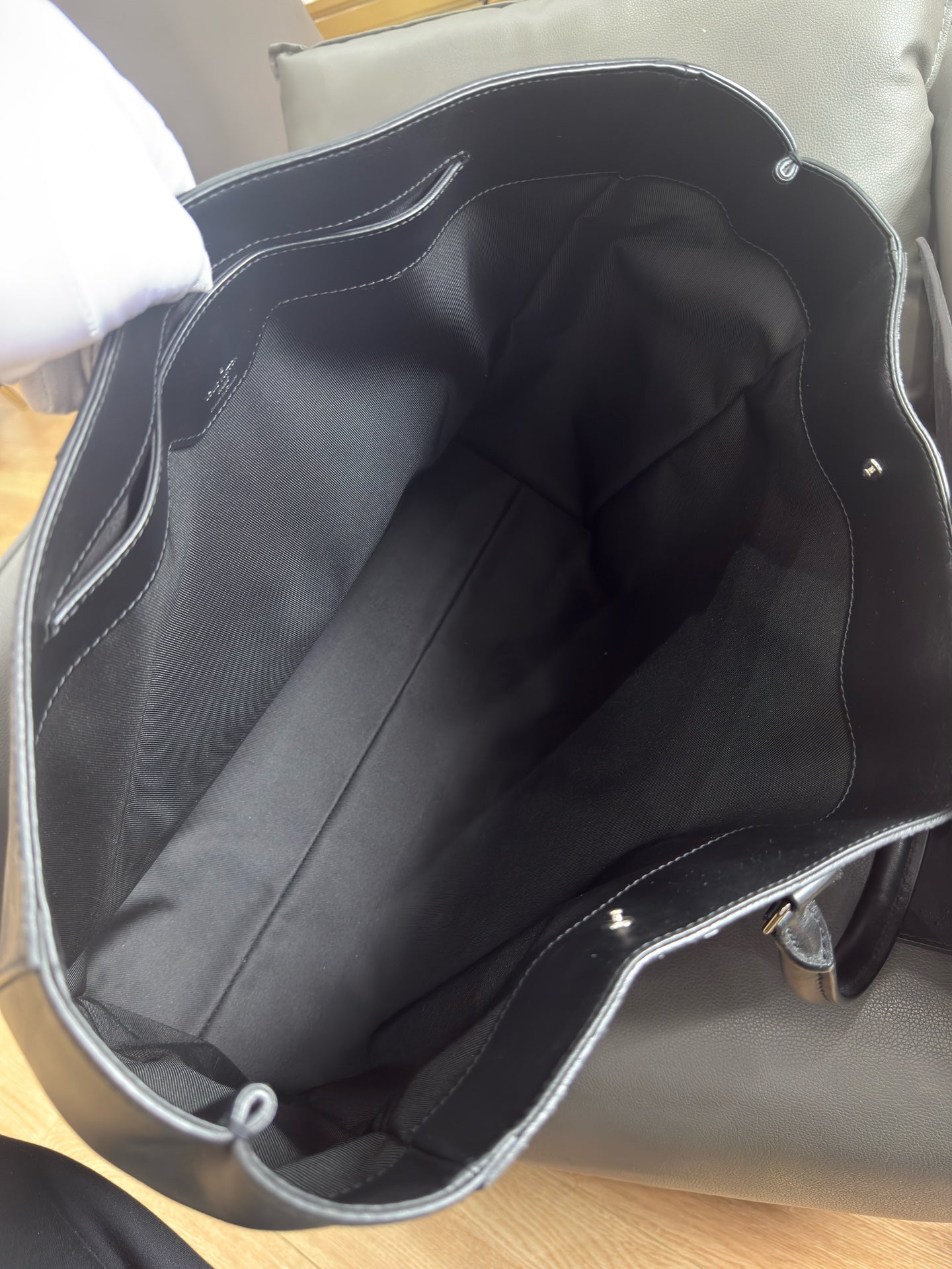 Louis Vuitton - Grand Sac - Leather - Black - (large)