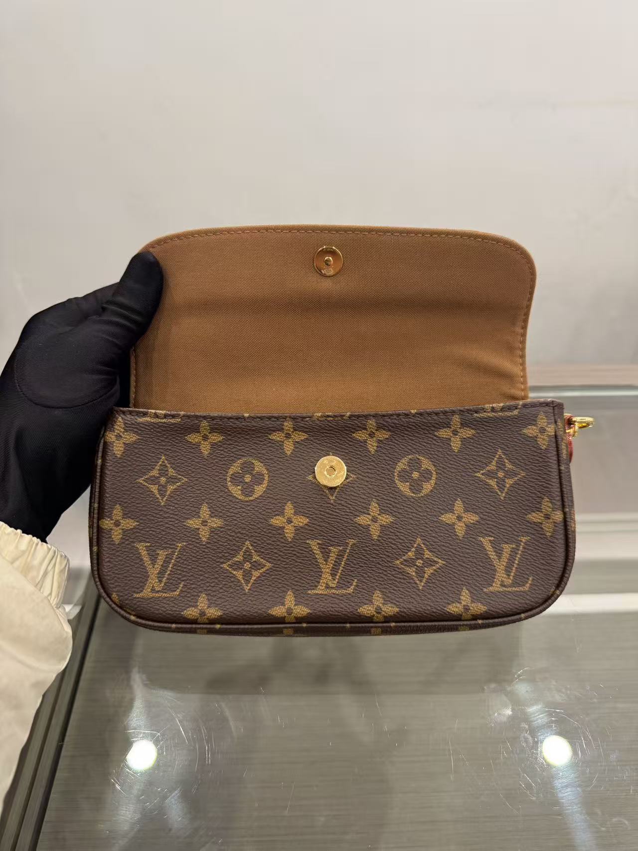 Louis Vuitton - IVY - Monogram coated canvas with Vachetta leather trim - Brown - (Small)