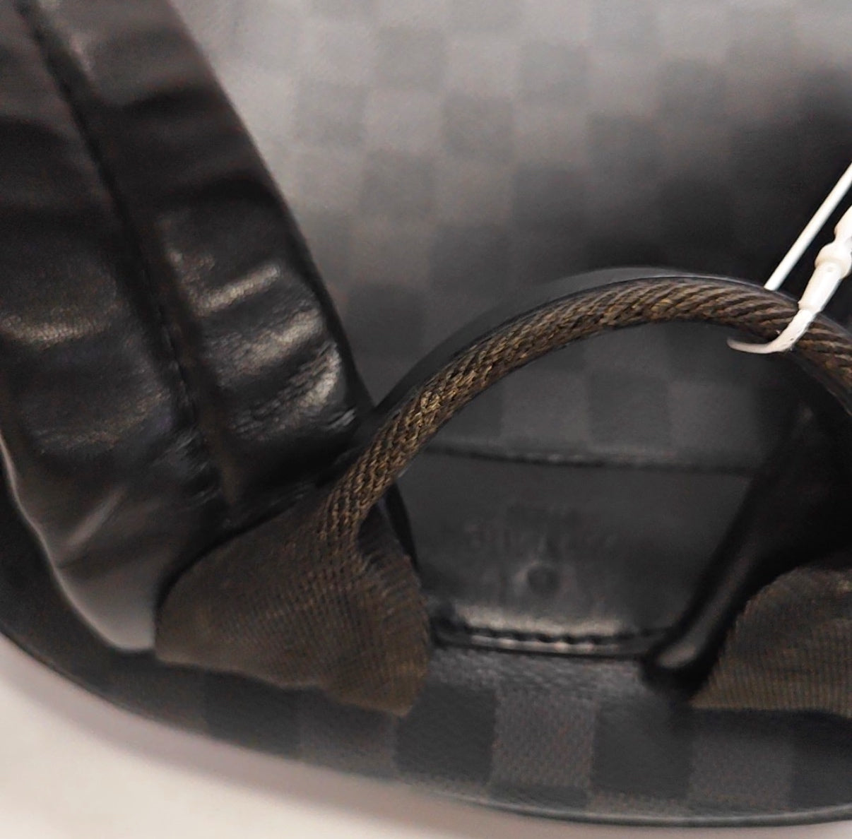 Louis Vuitton - Josh - Synthetic - Grey - (medium)