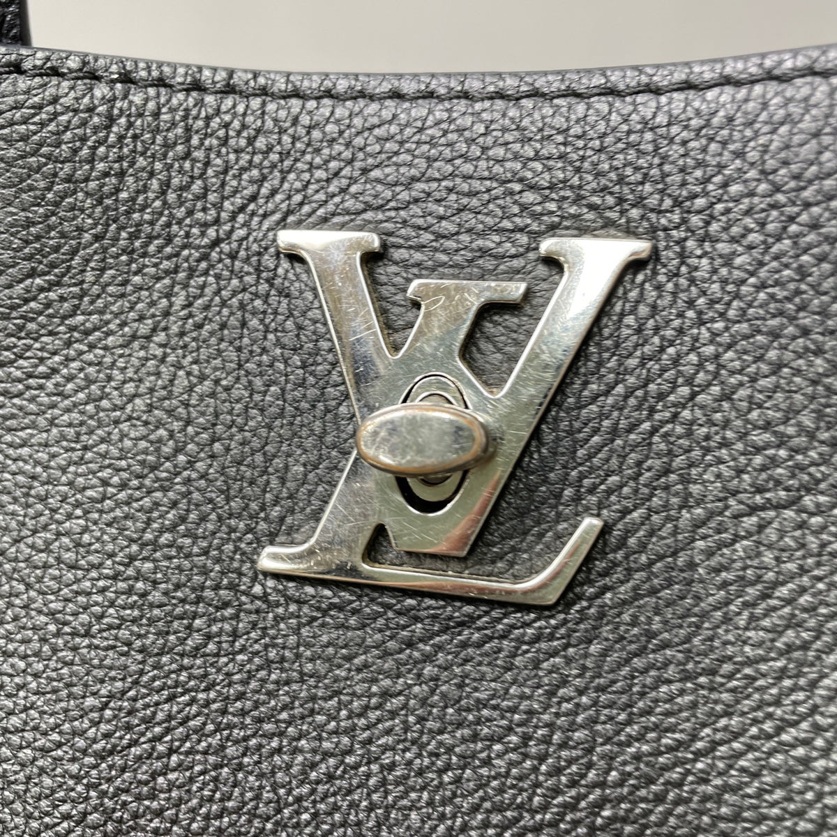 Louis Vuitton - Lockme Cabas - Leather - Grey - (medium)