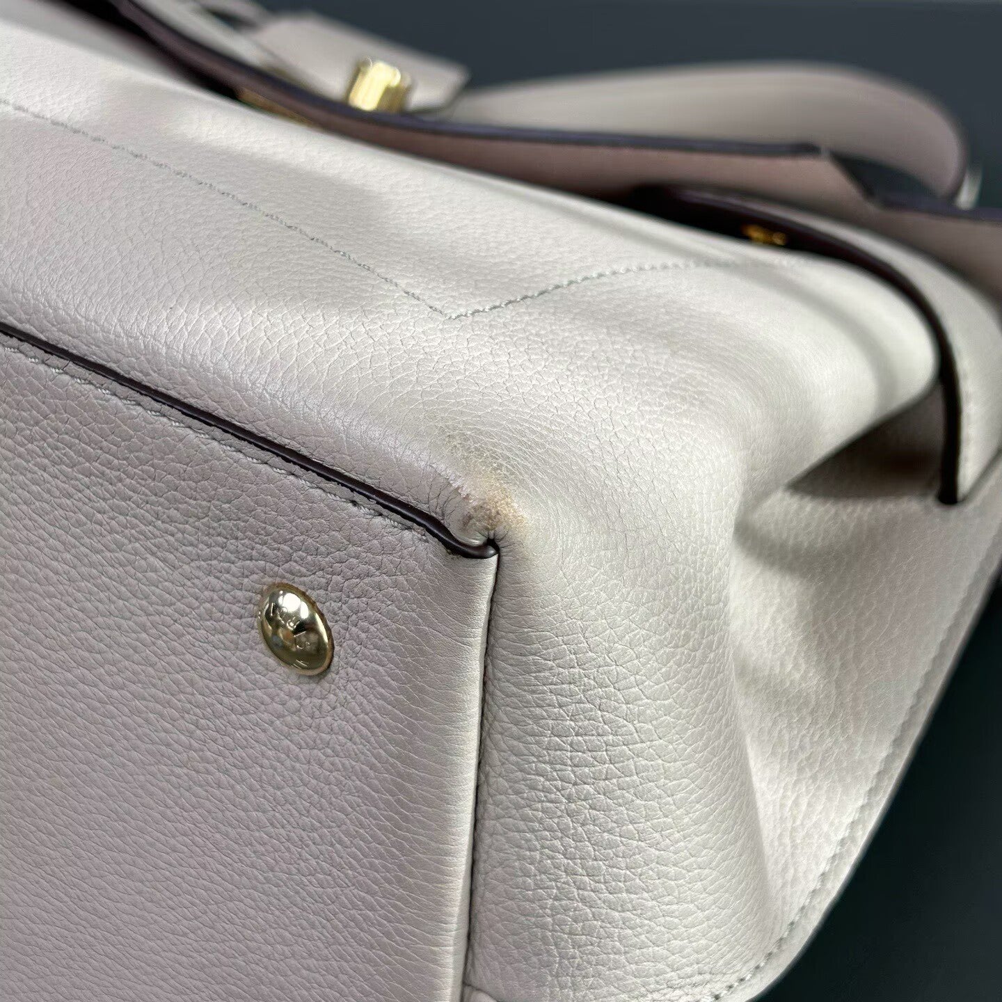 Louis Vuitton - Lockme Ever - Cowhide leather - Taupe - (Medium)