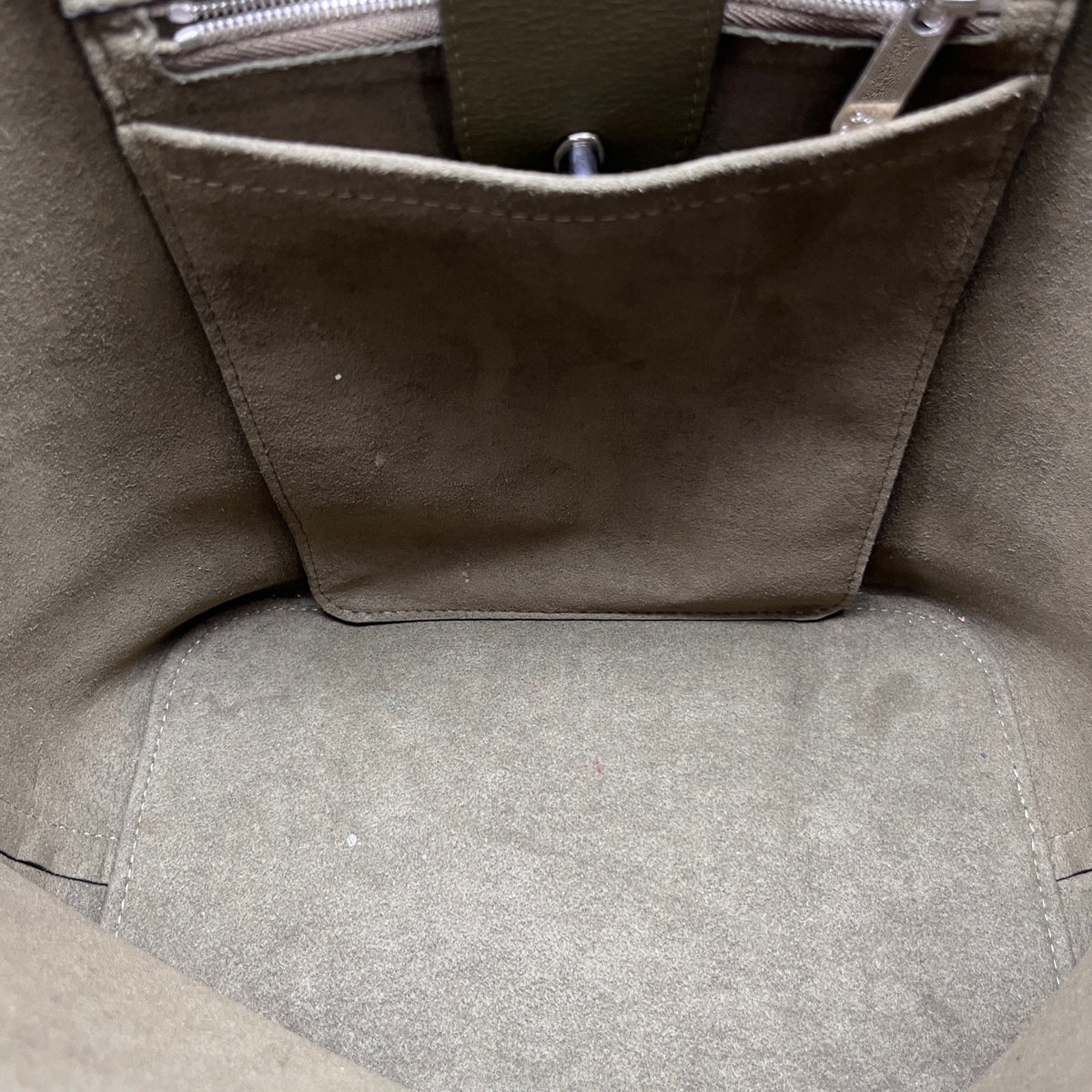Louis Vuitton - Lockme - Leather - Green - (medium)