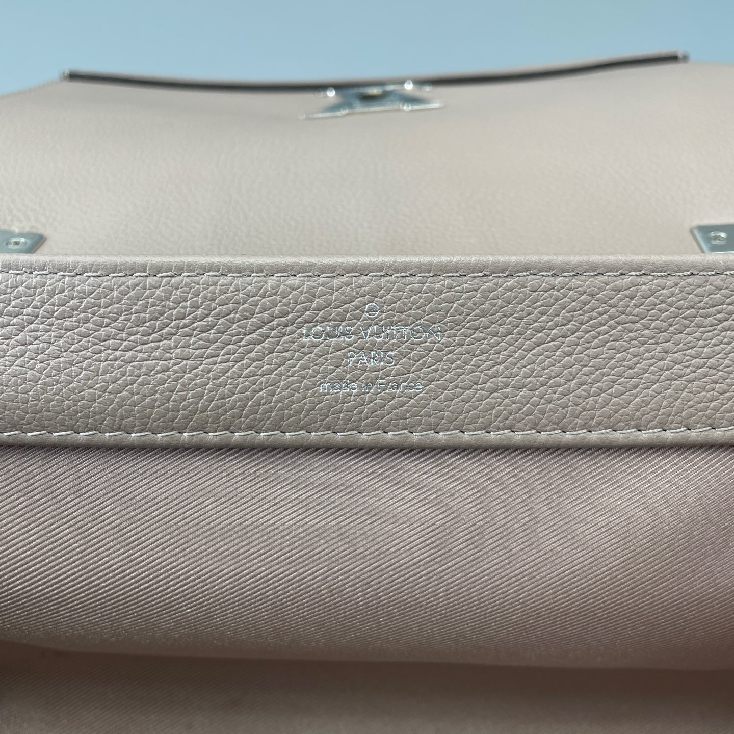 Louis Vuitton - Lockme - Leather - Pink - (small)