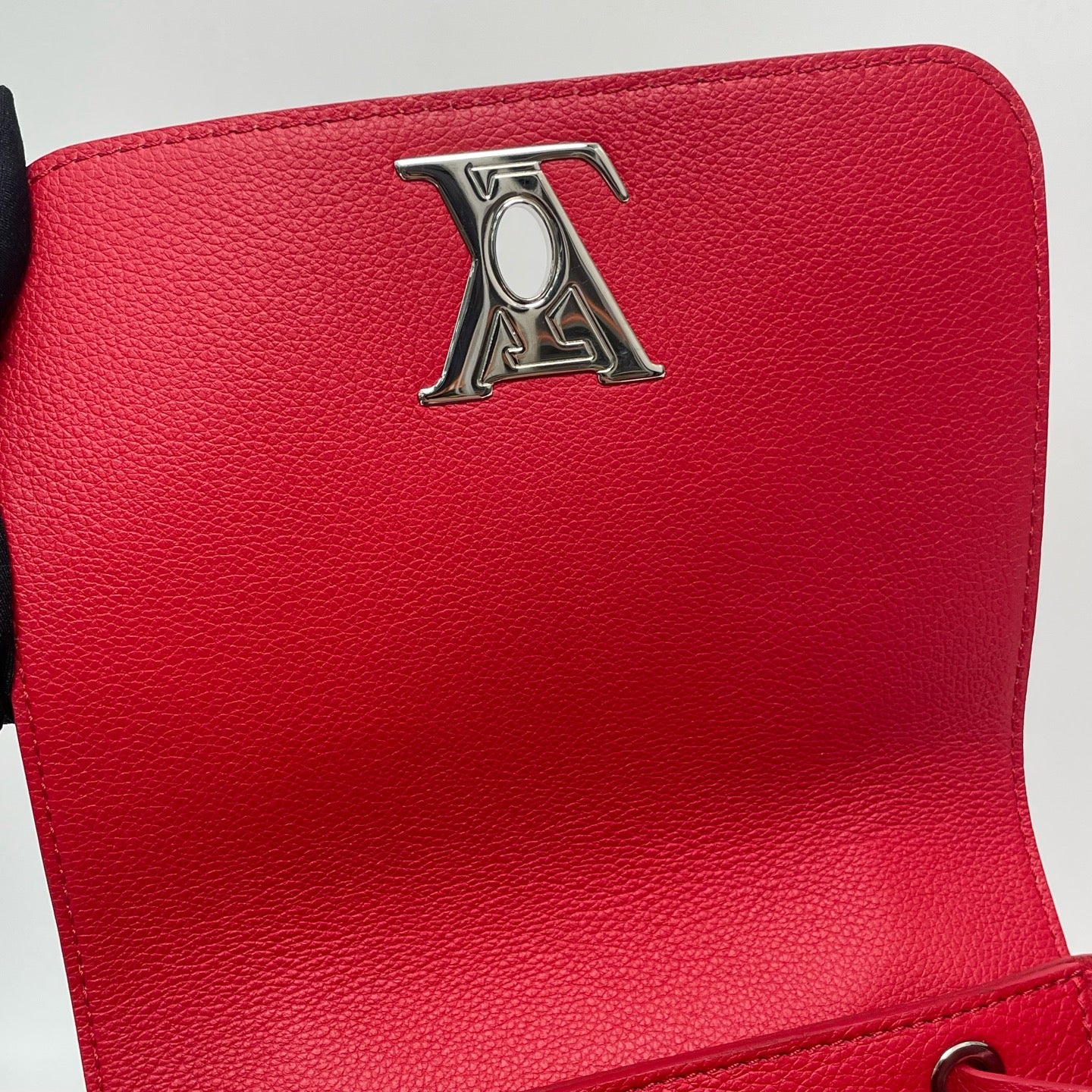 Louis Vuitton - Lockme - Leather - Red - (small)