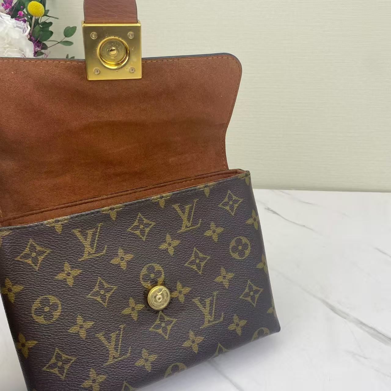 Louis Vuitton - Locky BB - Monogram coated canvas with smooth leather trim - Brown and Caramel with Gold-tone Hardware - (mini)