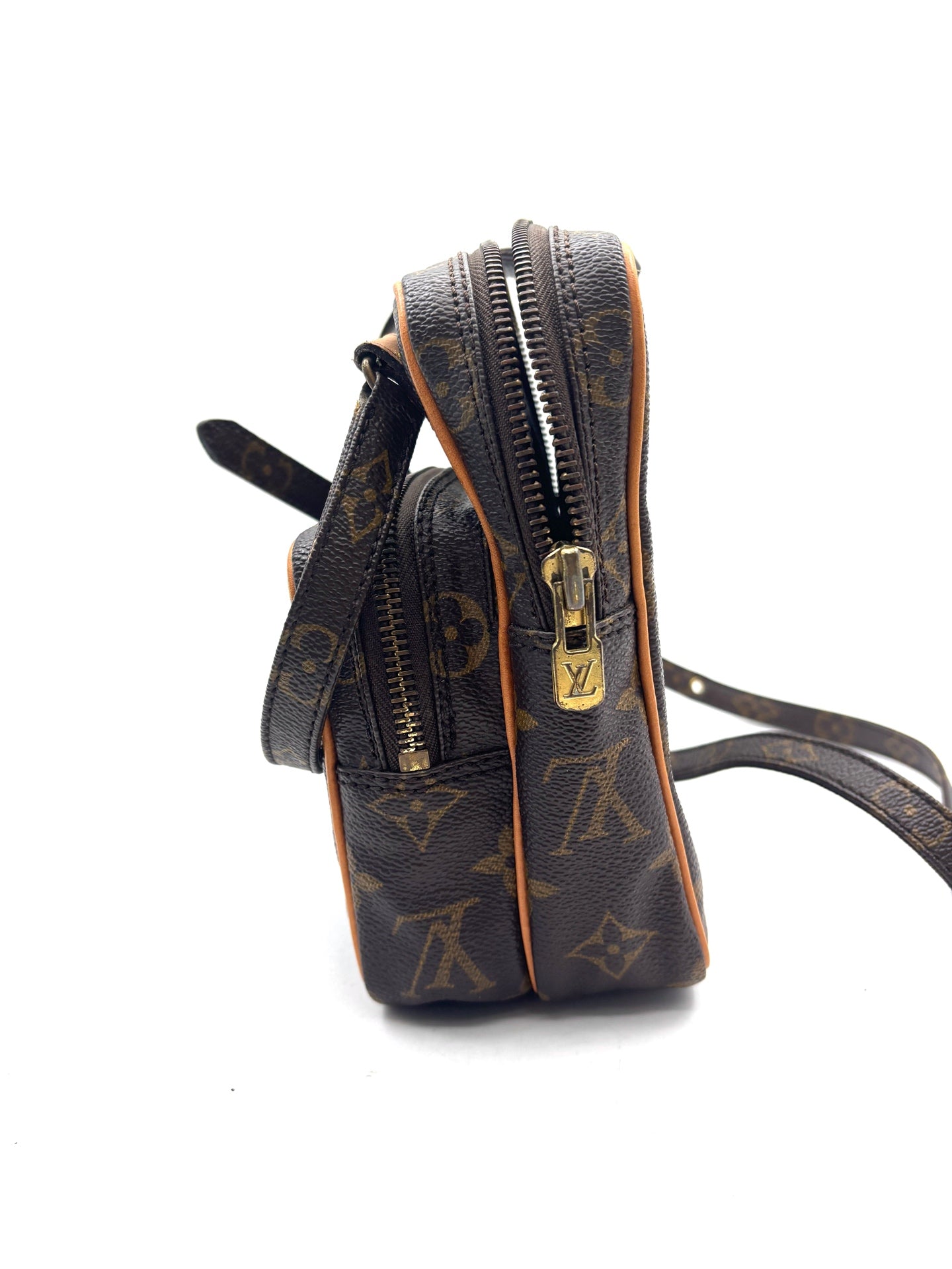Louis Vuitton - Monogram Vertical Double Camera Bag - Monogram coated canvas with natural vachetta leather trim - Brown - (Small)