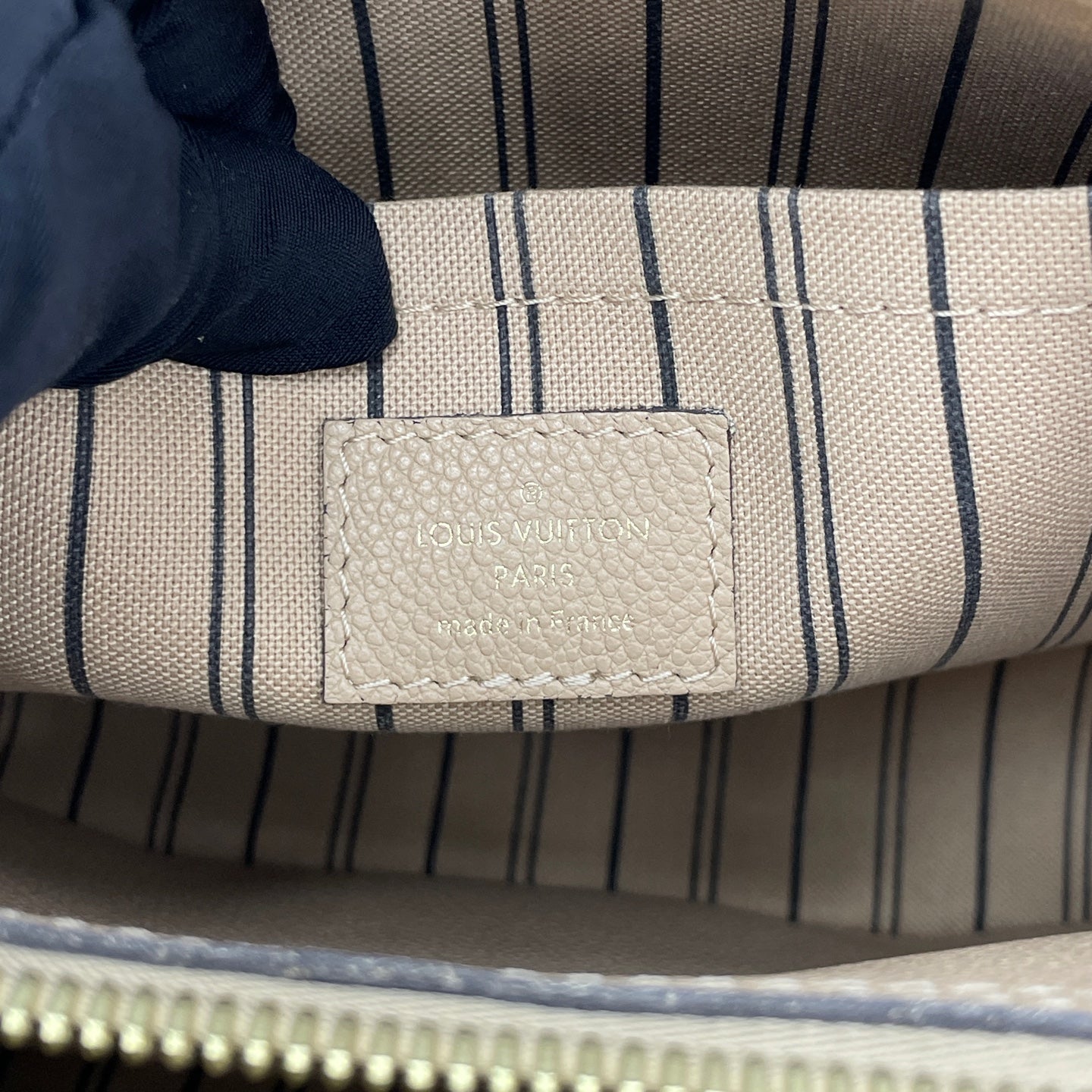Louis Vuitton - Montaigne - Leather - Beige - (medium)
